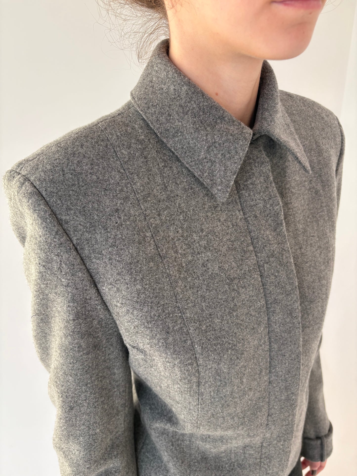 Jacheta Hugo Boss în croi super actual din lana plină extrafina confort