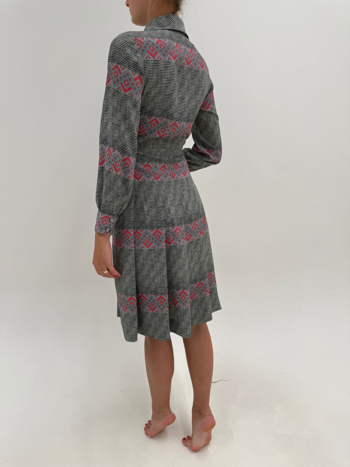 Rochie old vintage anii 70 din mătase naturală cu print geometric