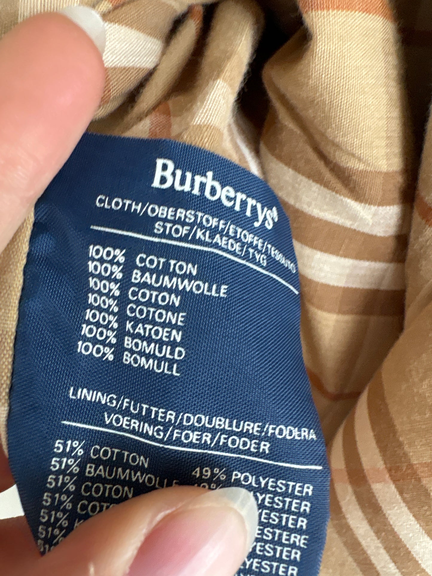 Trench Burberry vintage din garbardina de vară