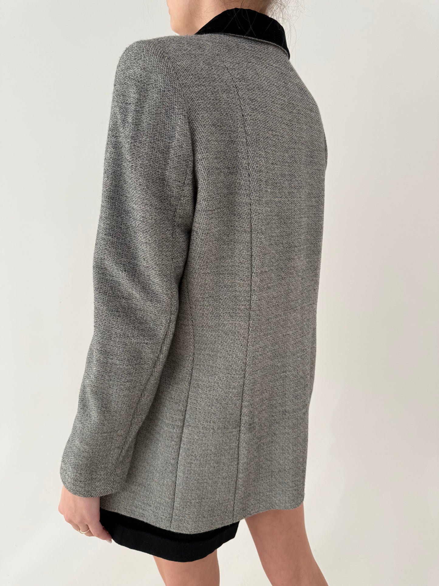 Sacou italian excepțional alb negru din lana extrafina în croi ușor cambrat