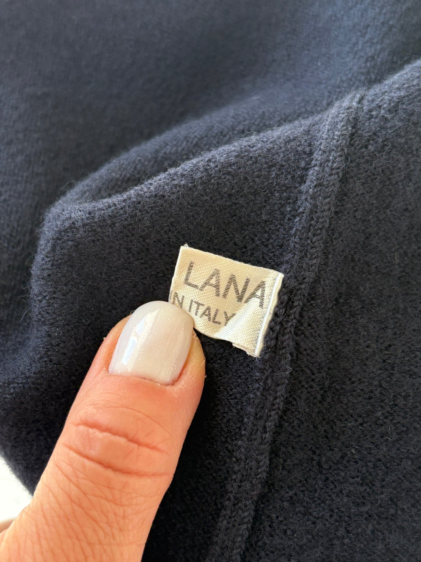 Cardigan petite italian din lana merino extrafina de gramaj mare