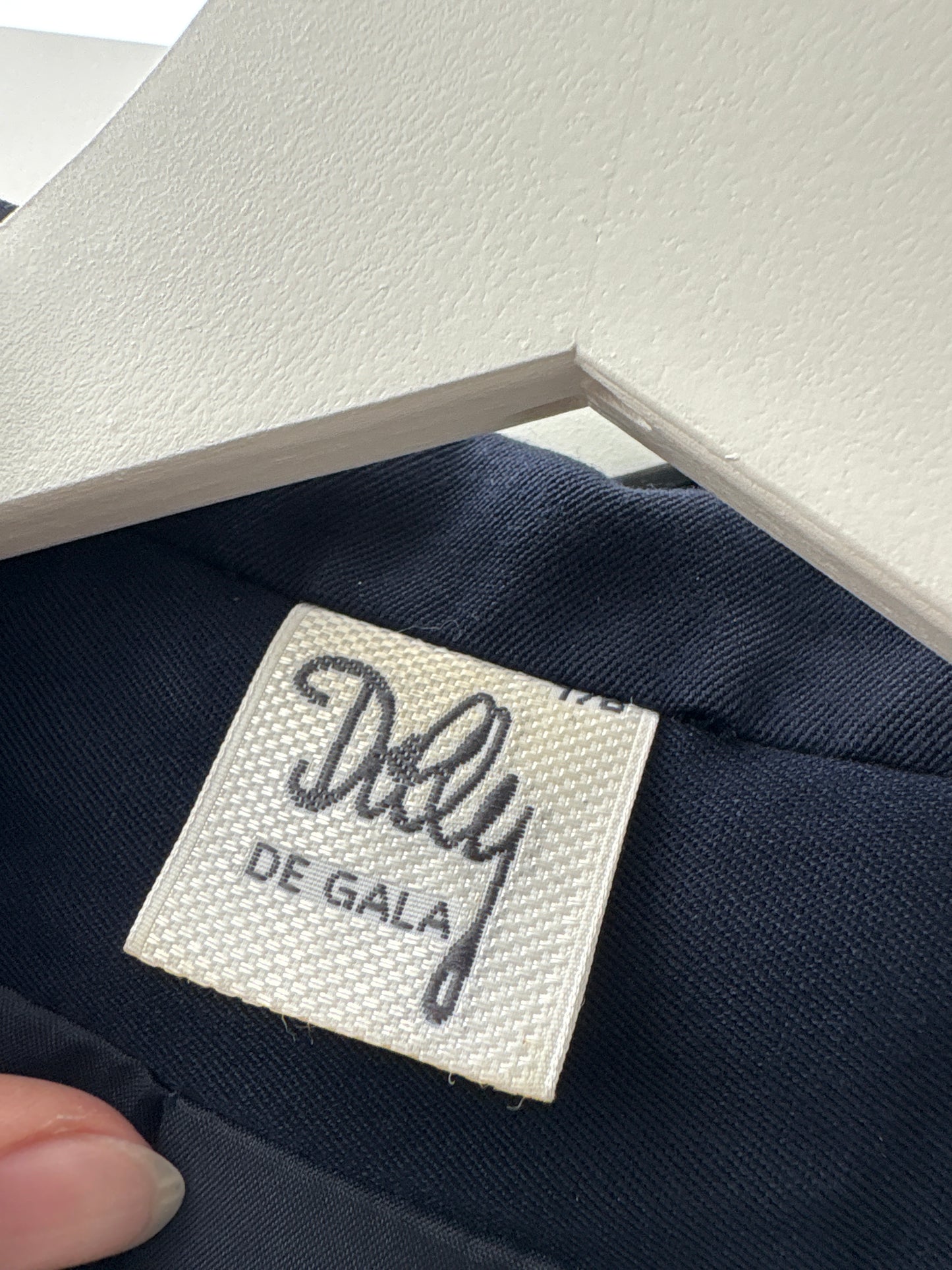 Sacou Navy cu închidere dublă și nasturi aurii în croi cambrat italian