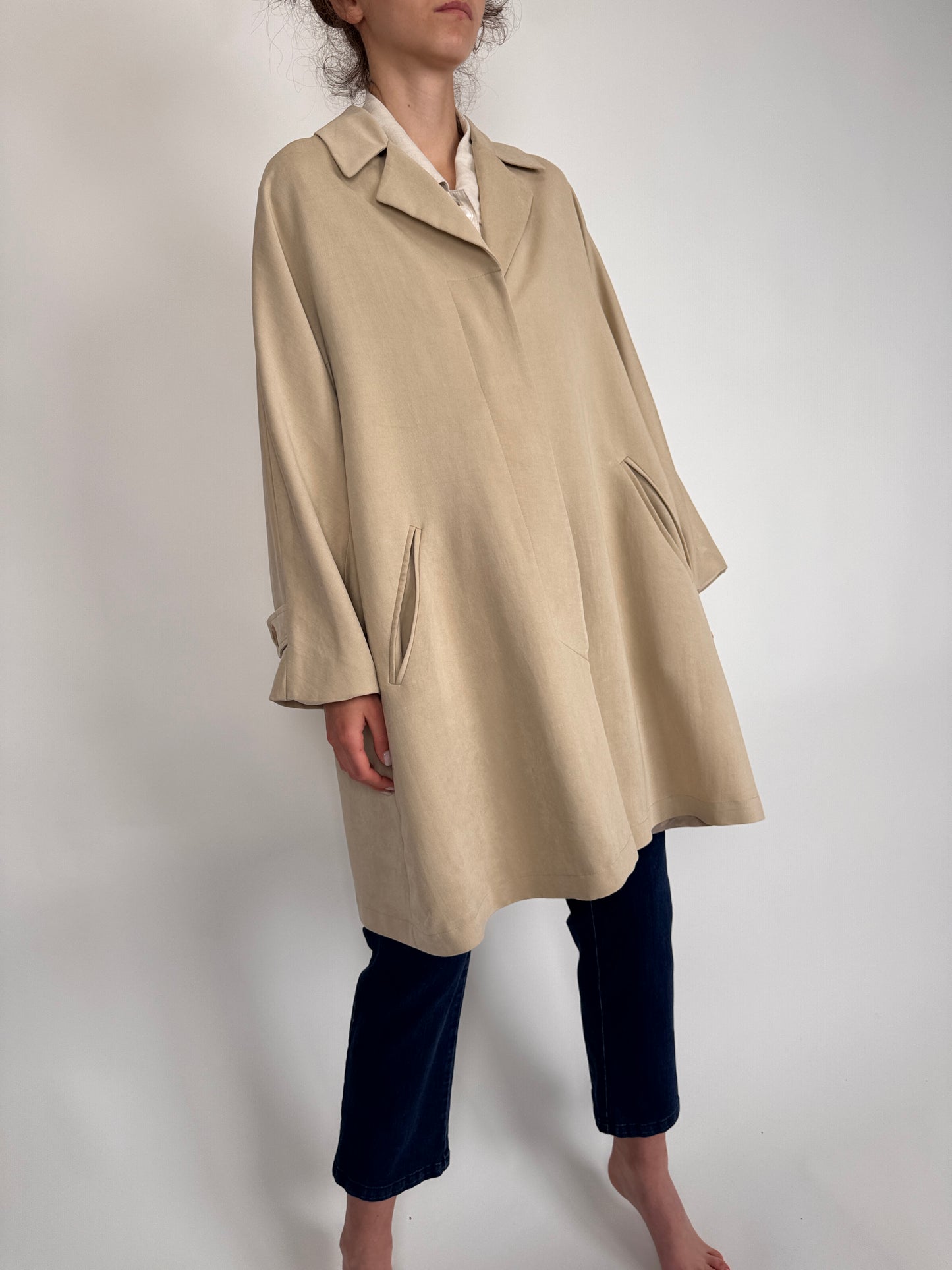 Pardesiu vintage premium beige în croi minimalist A-line