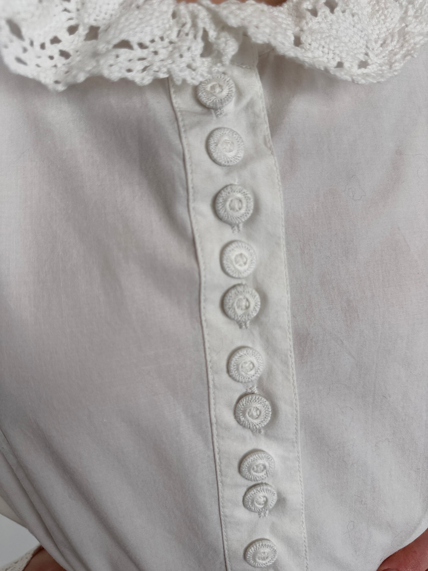 Cămașa vintage bijuterie cu manșete și guler din dantelă macrame