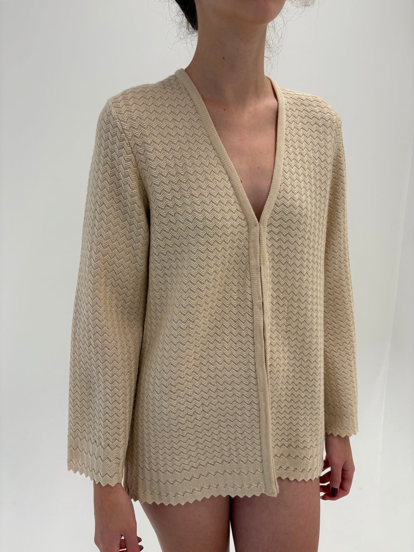 Cardigan vintage nude cu mâneci evazate din lana extrafina de gramaj mare
