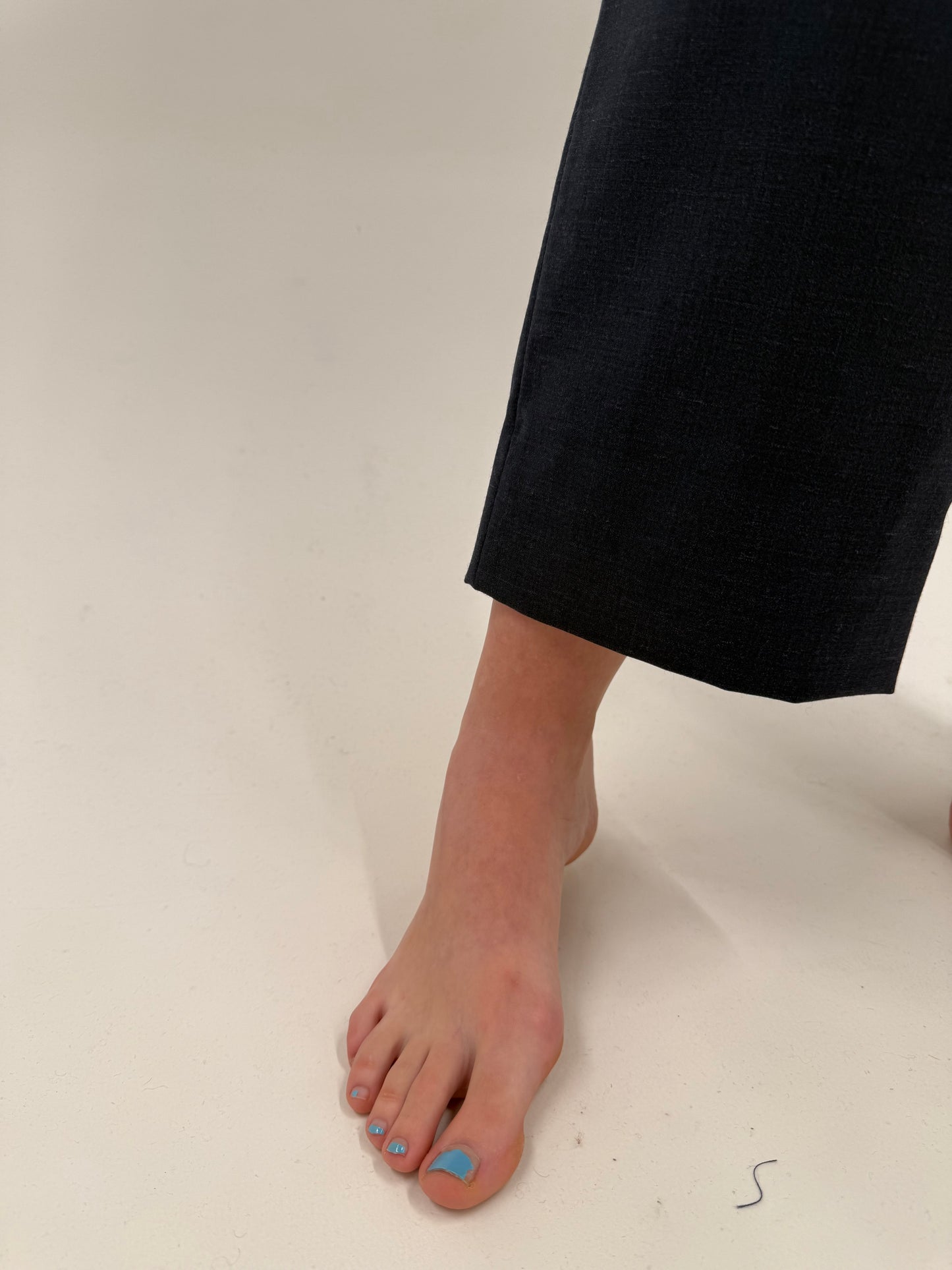 Pantaloni Navy din lana extrafina pura certificată italienești