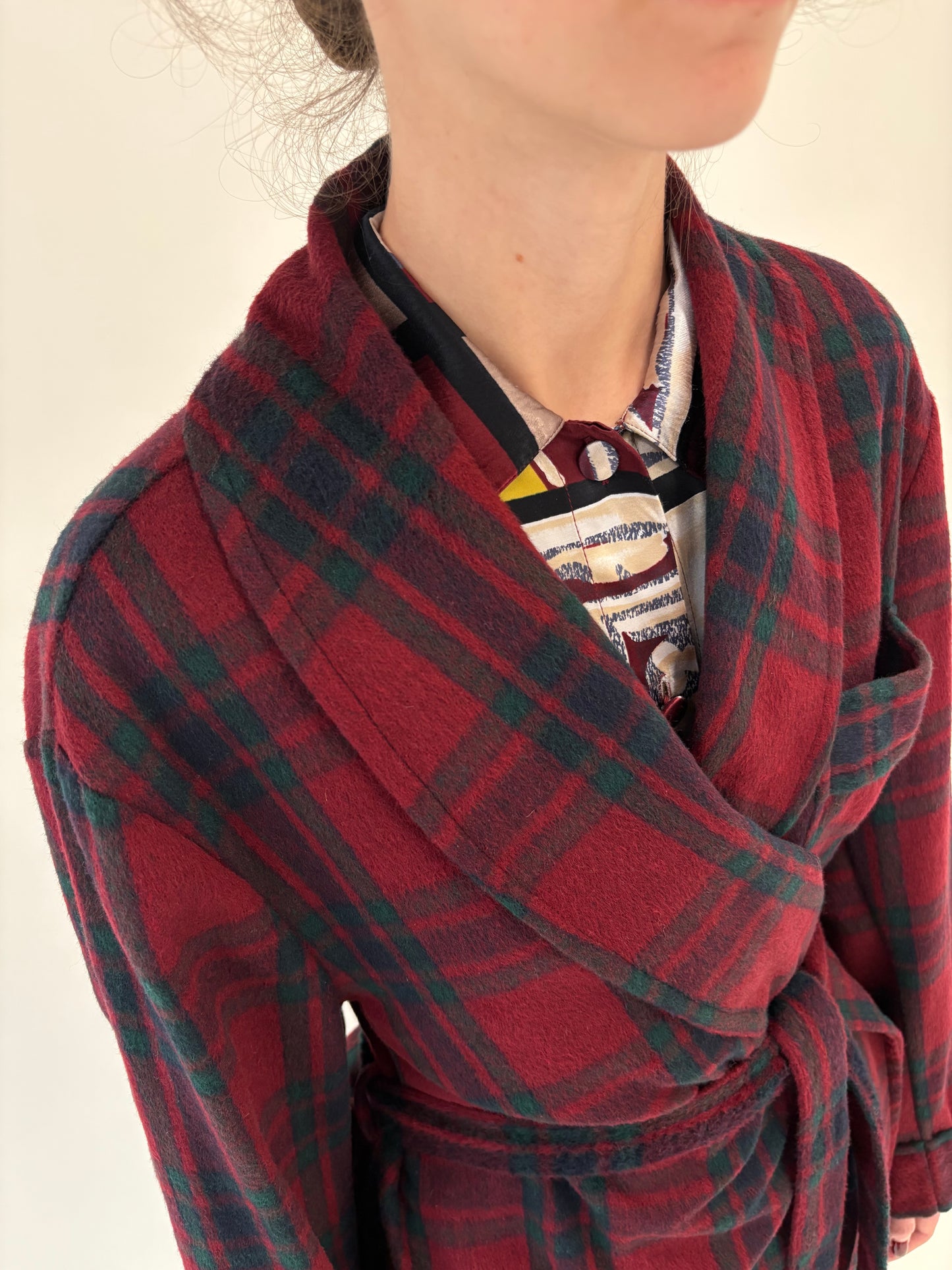 Sacou burgundy cu cordon din tweed extrafin plin de lana