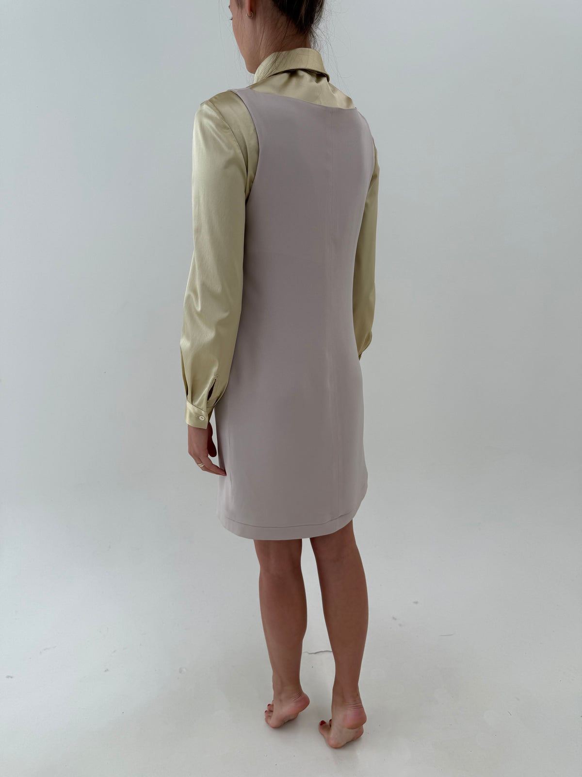 Rochie Gianfranco Ferre dusty pink din stofita mix de mătase naturală în bie
