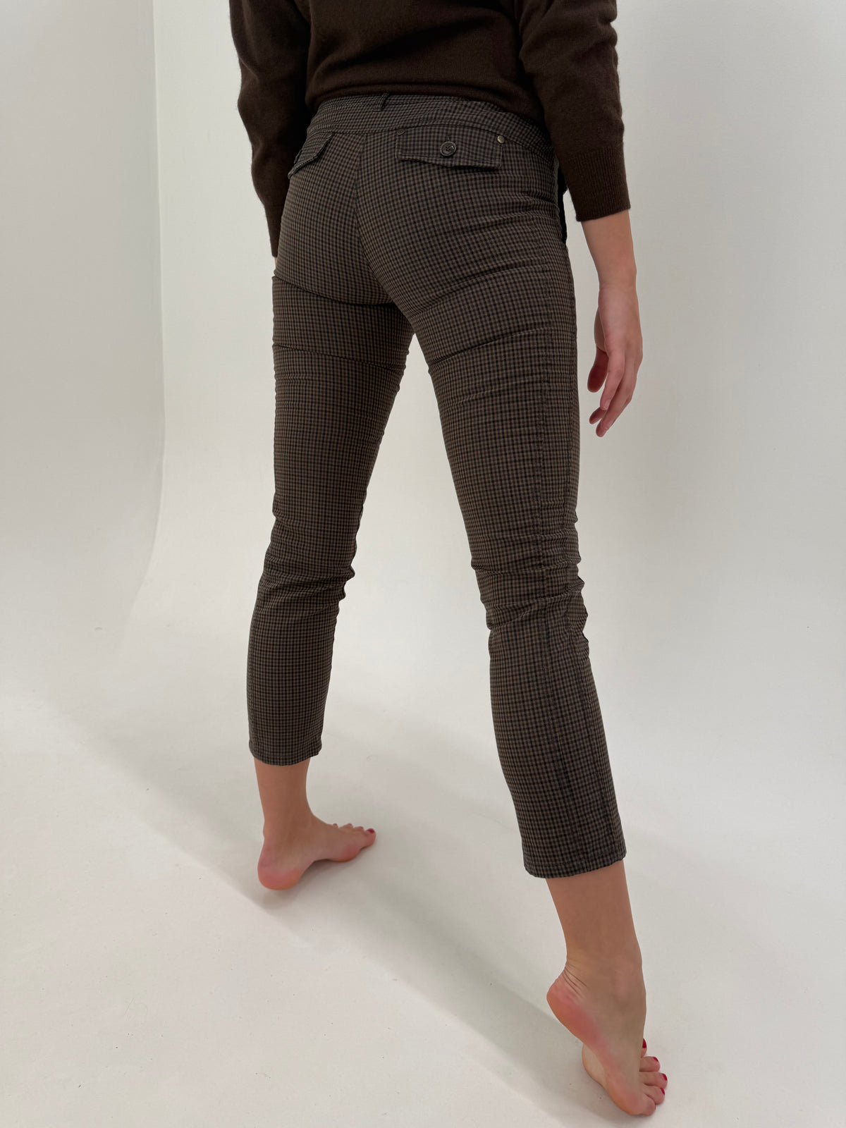 Pantaloni Max Mara petite chocolate brown în carouri mărunte ultra confort