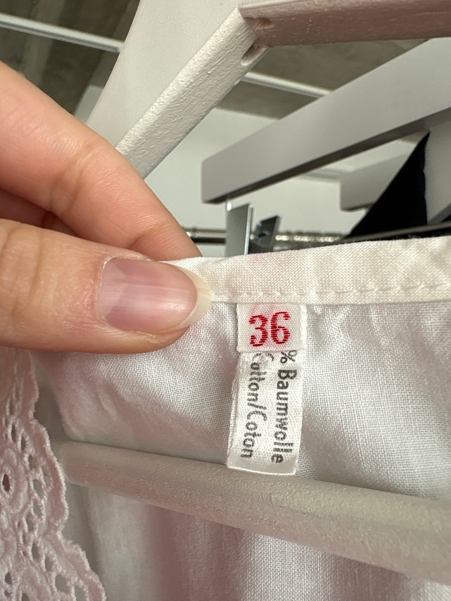 Cămașa vintage excepțională cu inserții de dantelă din panzica