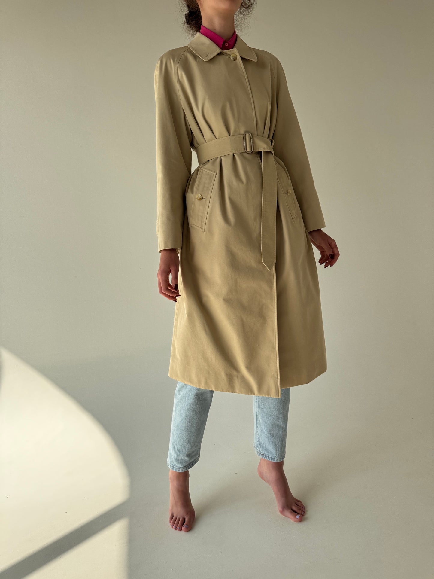 Trench vintage Burberry camel impermeabil cu talie marcată reglabilă