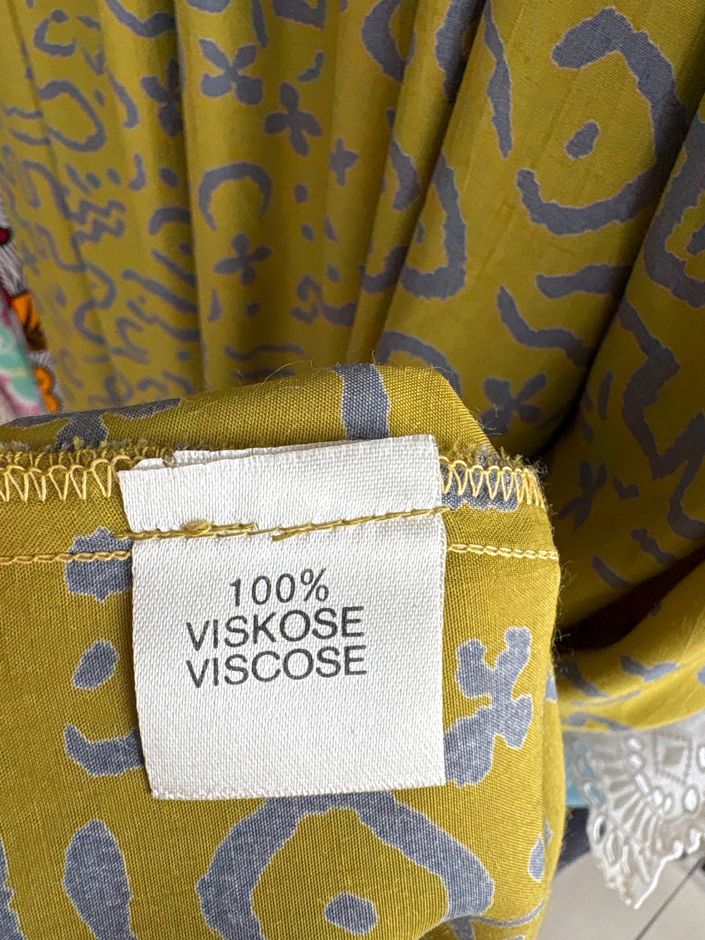 Fustă lime green cu talie ultra marcată și buzunare super vaporoasă maxi