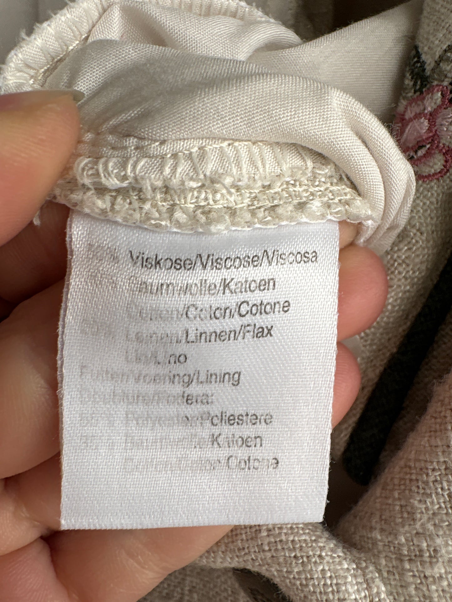 Rochie vintage nude maxi din pânză grea cu broderie manuală și corsaj