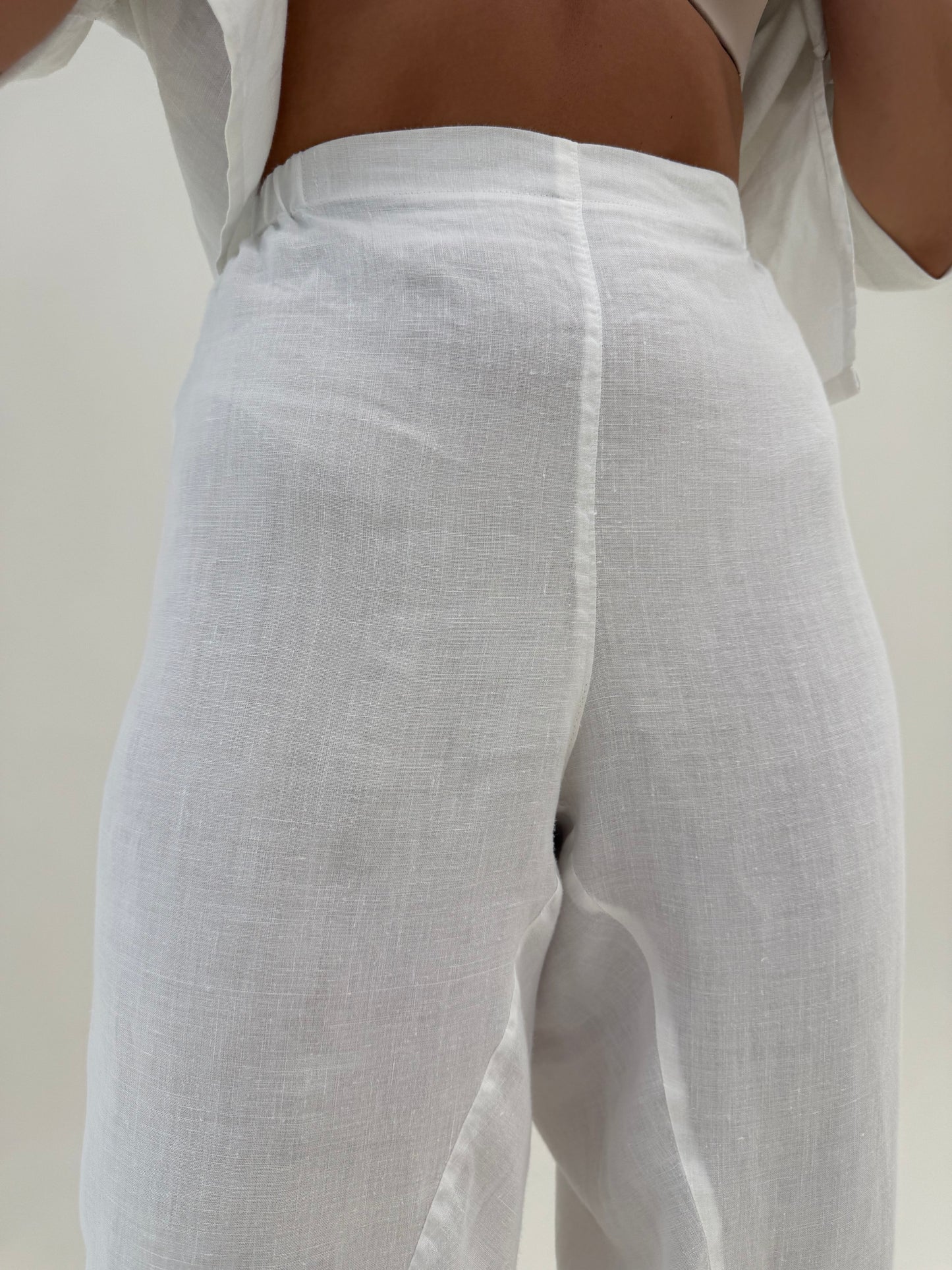 Pantaloni petite din in premium foarte moale cu talie înaltă generoasă