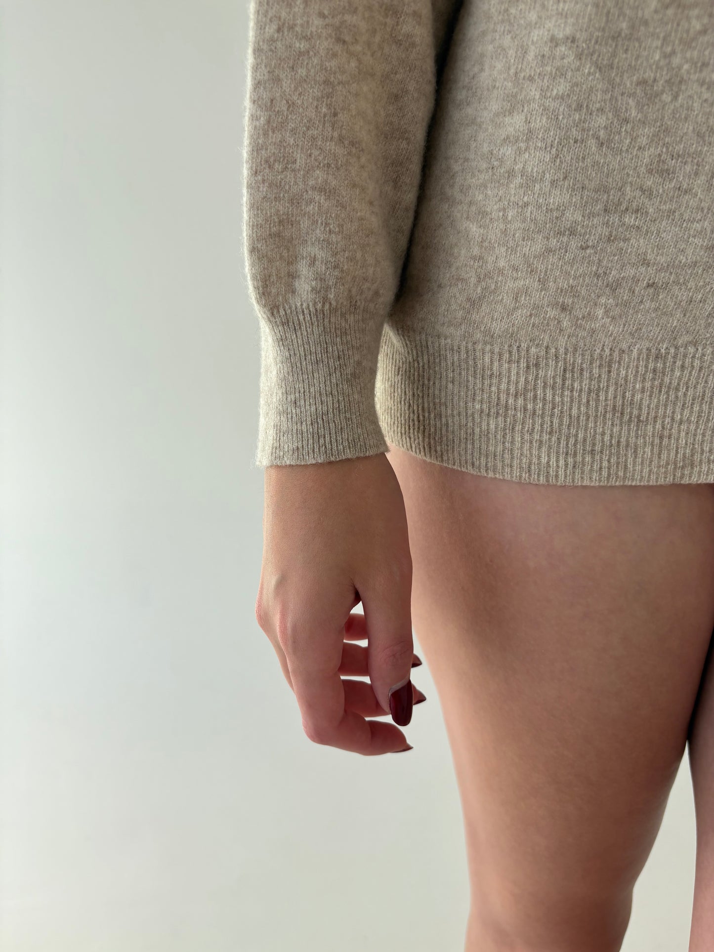 Maleta chimney light nude din lana extrafina pufoasă în croi lejer