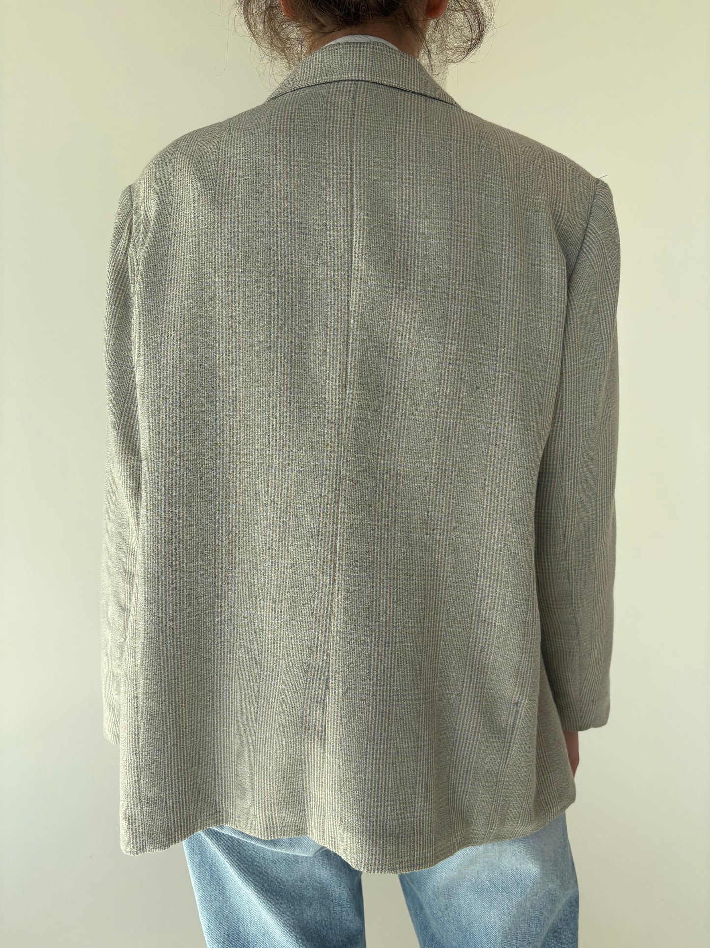 Sacou italian petite warm gray în carouri fine din lana pura extrafina certificată