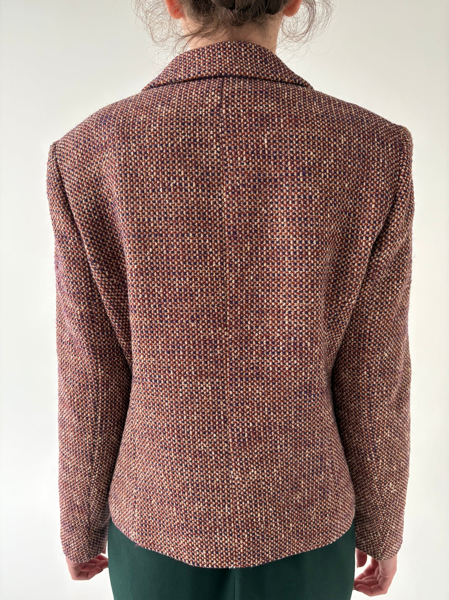 Sacou usor cambrat în stil Chanel din tweed superb de lana
