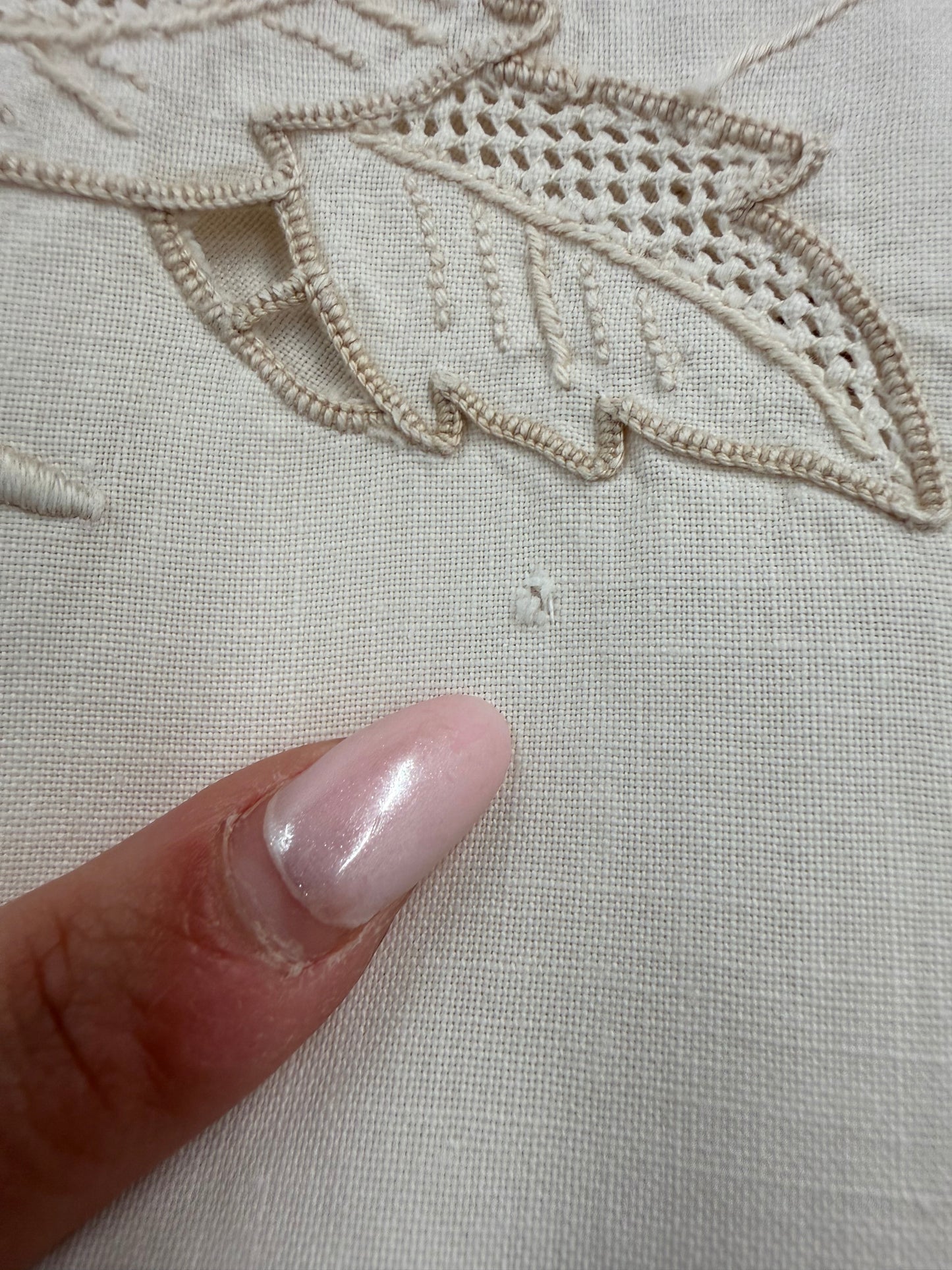 Tunica spectaculoasă bijuterie cu broderie manuală și macrame lucrat manual