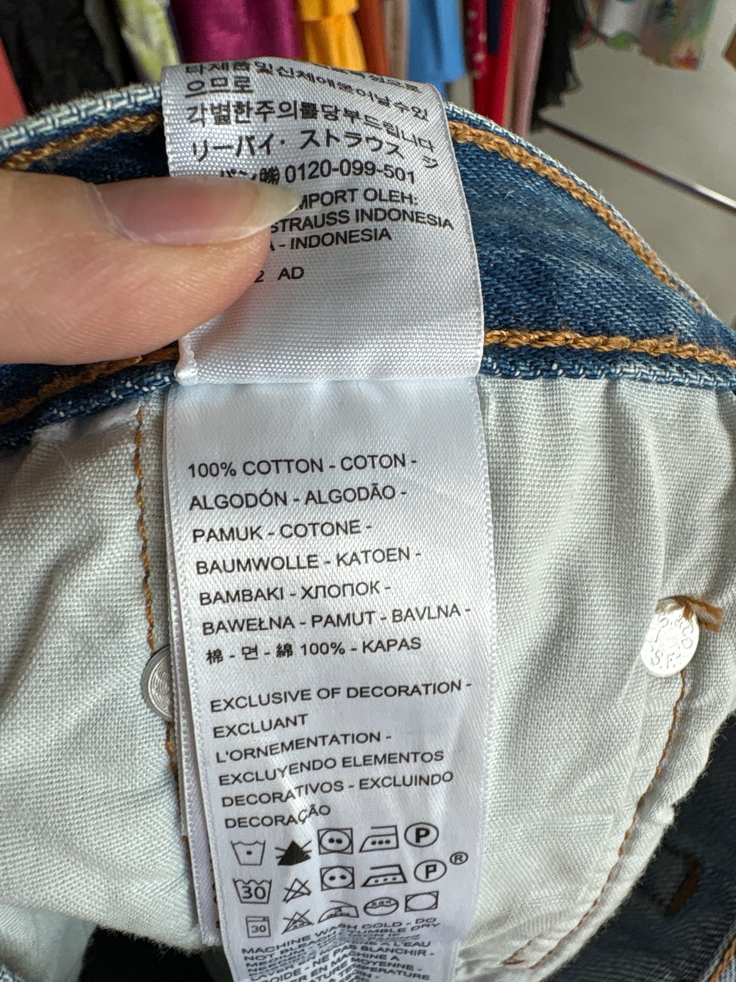 Jeans Levi’s scurți 501 cu talie înaltă