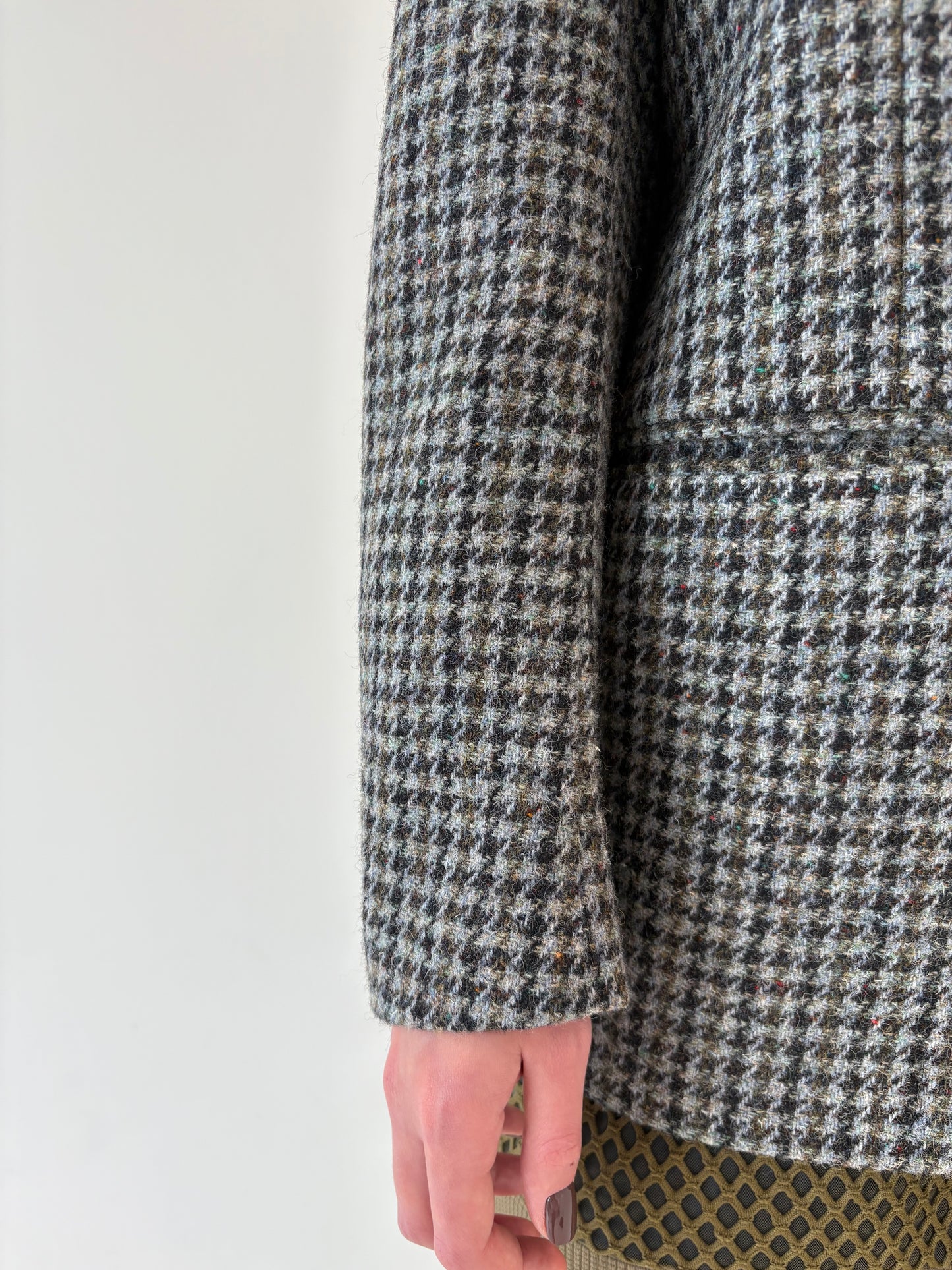 Sacou din tweed de lana plină extrafina pied de coq în culori neutre