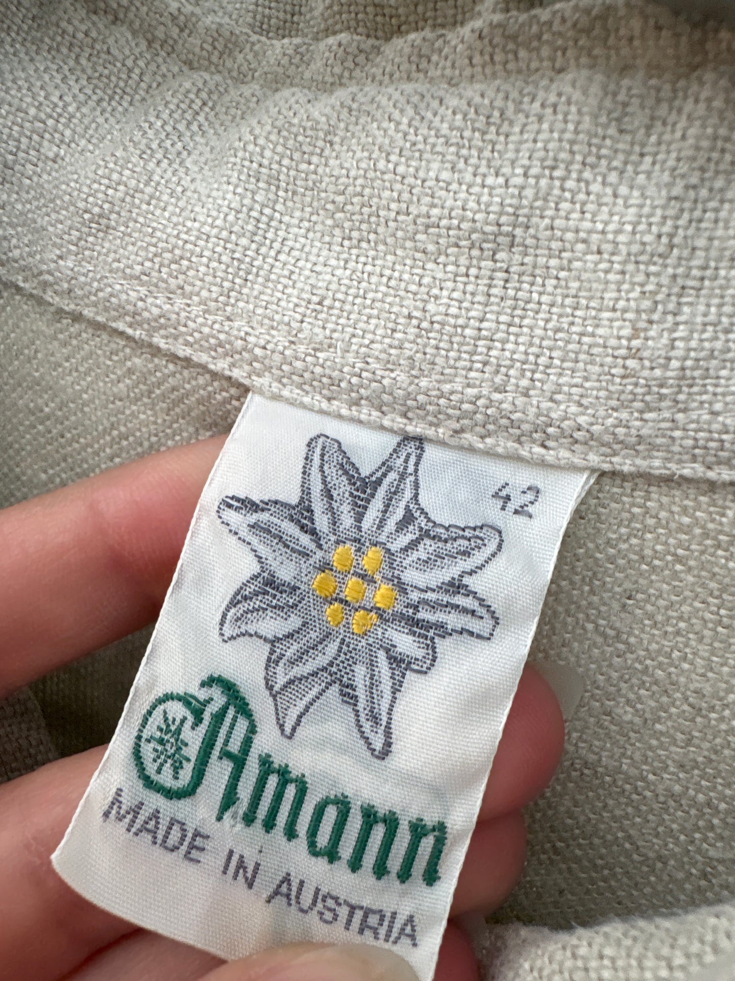 Cămașa vintage din pânză excepțională de in în croi foarte lejer