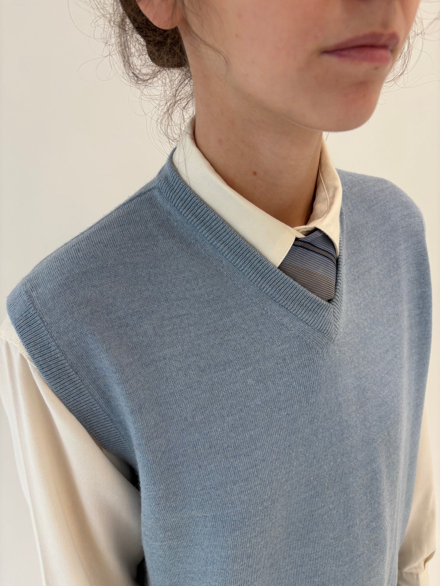Vestă / top baby blue din lana merino extrafina