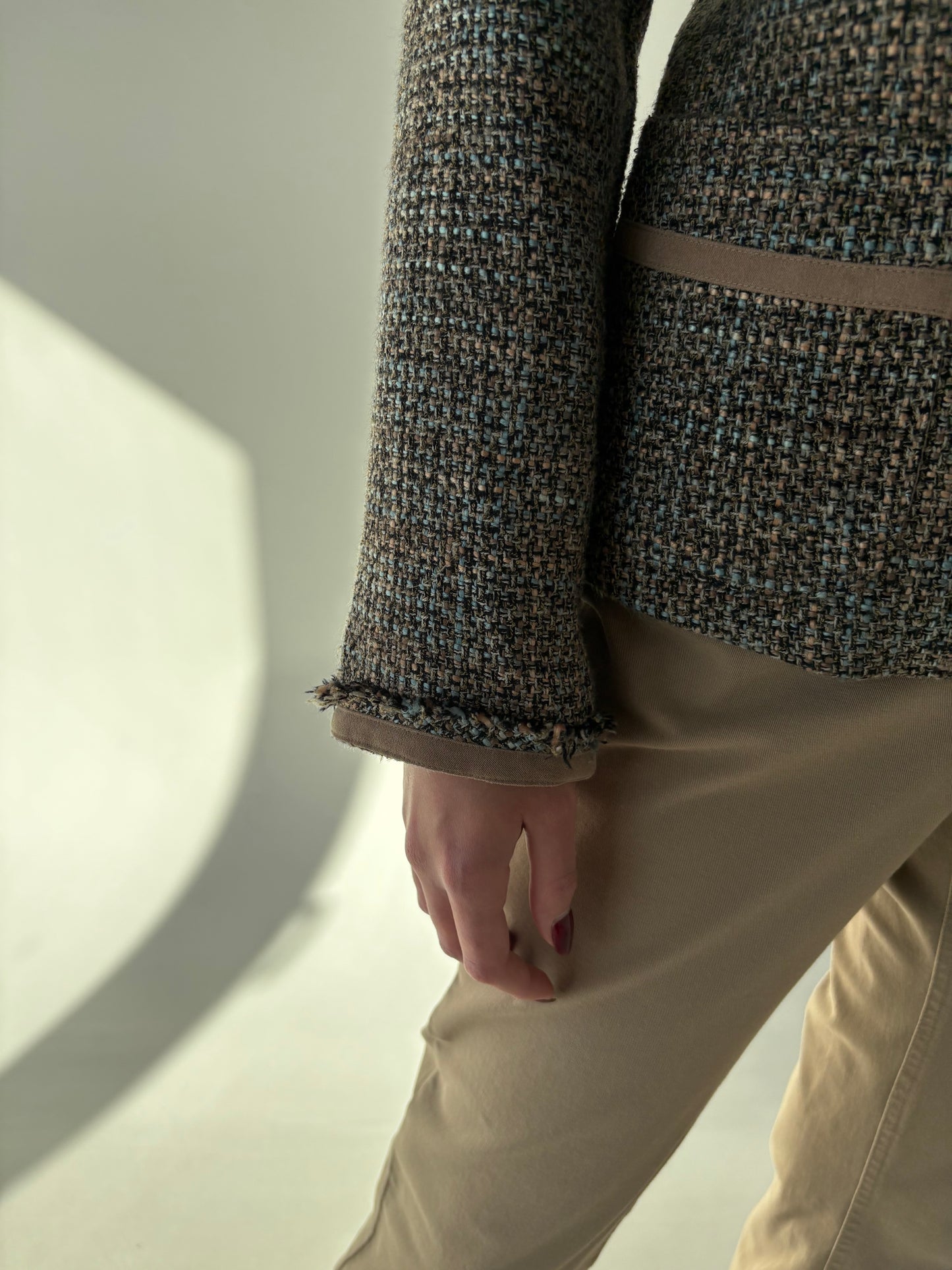 Jacheta Camel în stil Chanel din tweed cu inserții baby blue