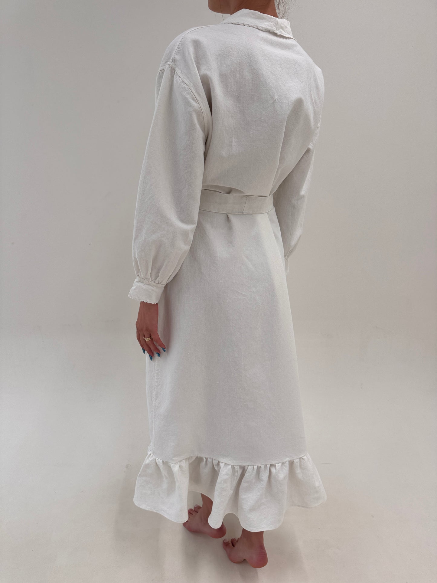 Rochie maxi din pânză excepțională de in cu broderie manuală delicată superbă