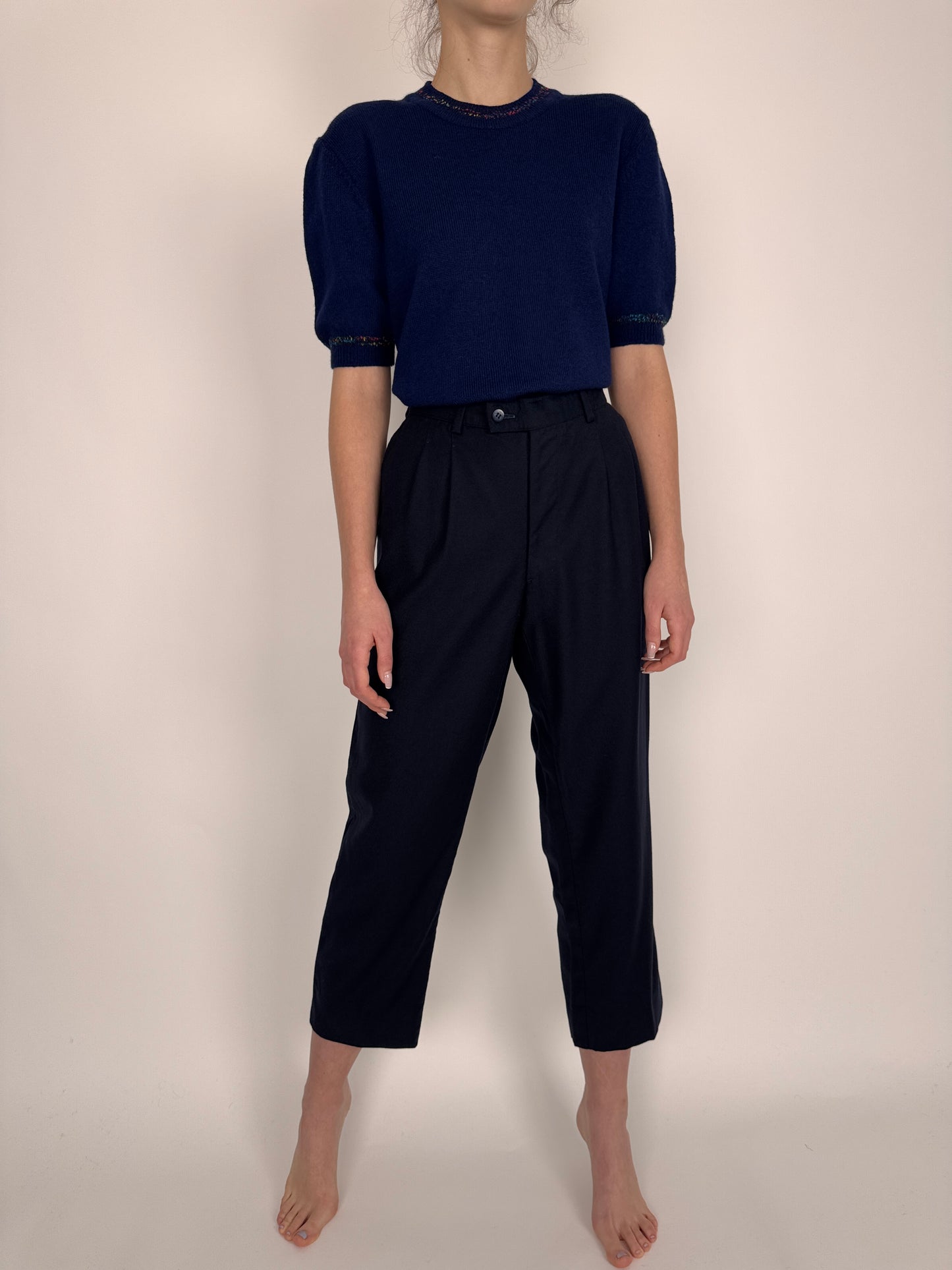 Pantaloni Navy din lana extrafina cu pense
