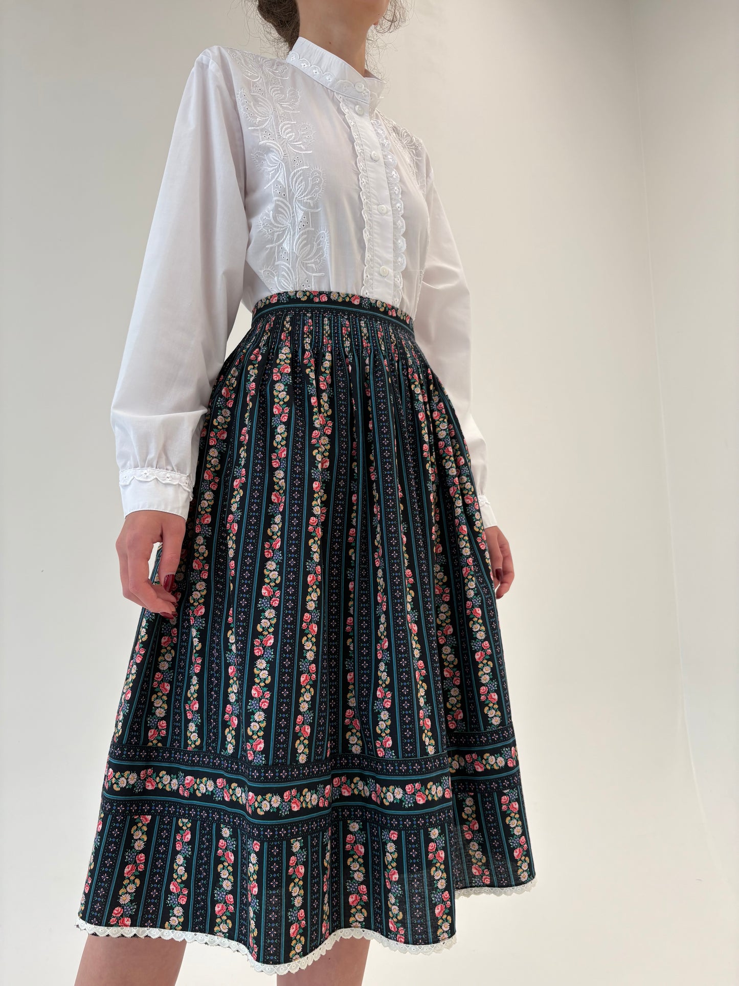 Fustă vintage super amplă cu print floral și talie ultra înaltă marcată