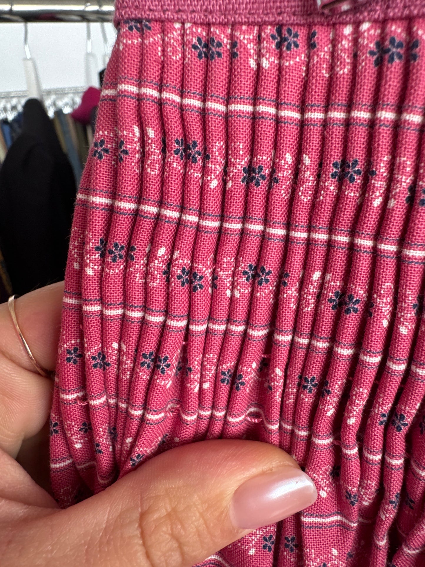 Fustă vintage din pânză extrem de amplă cu lucrătură manuală