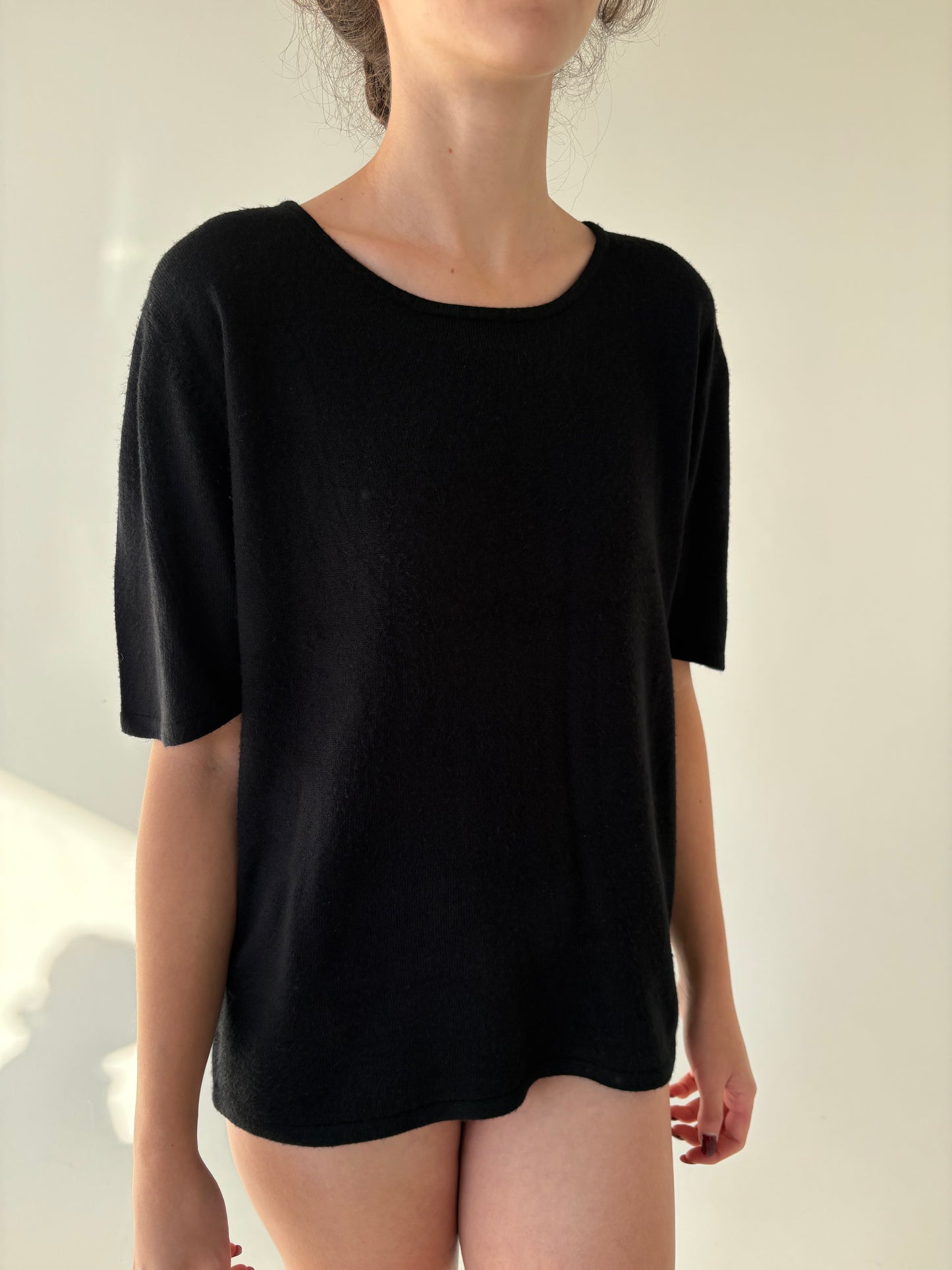 Top negru din jerse extrafin din mix de lana
