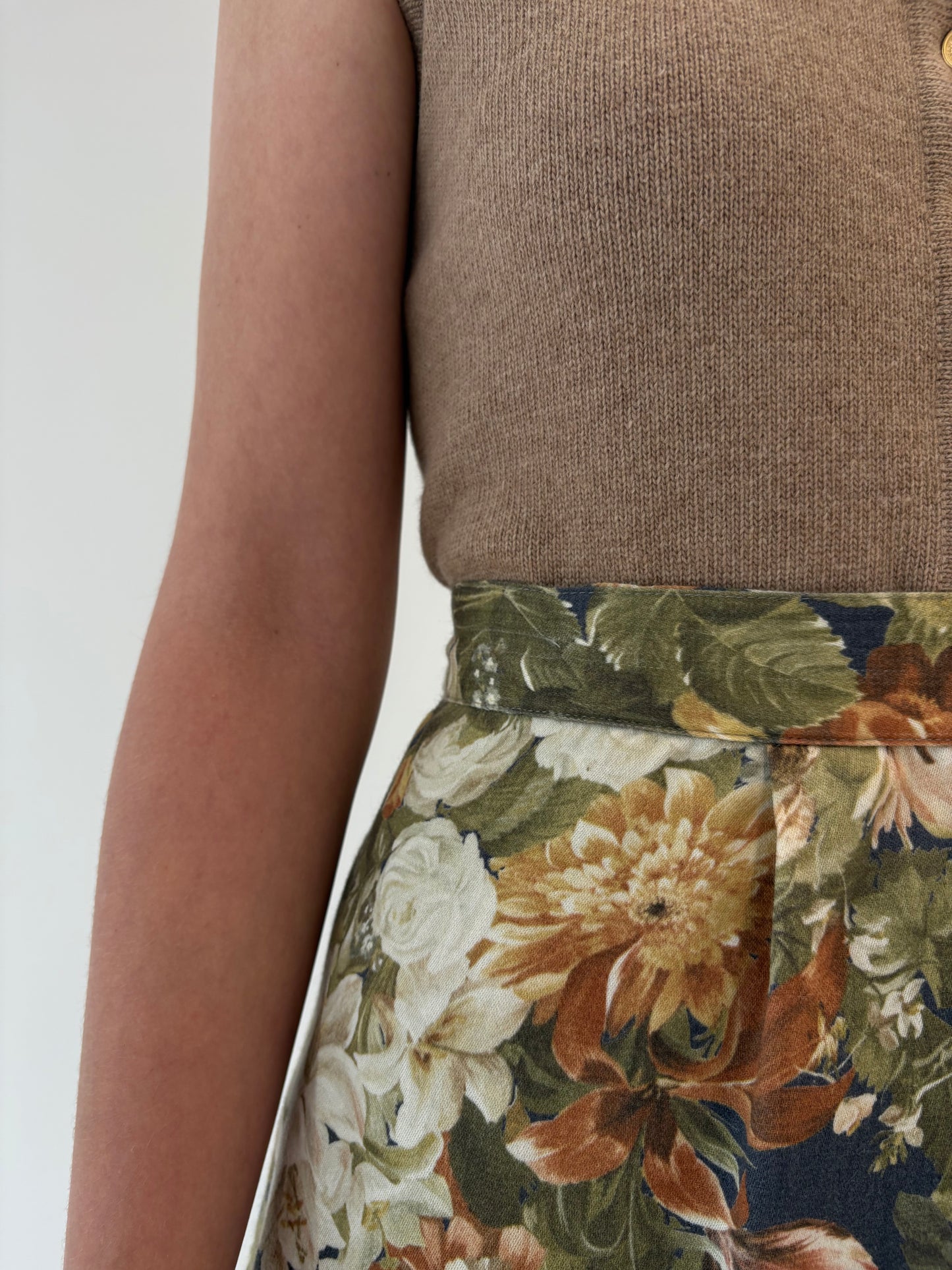Fustă vintage excepțională cu prin floral superb din lana extrafina