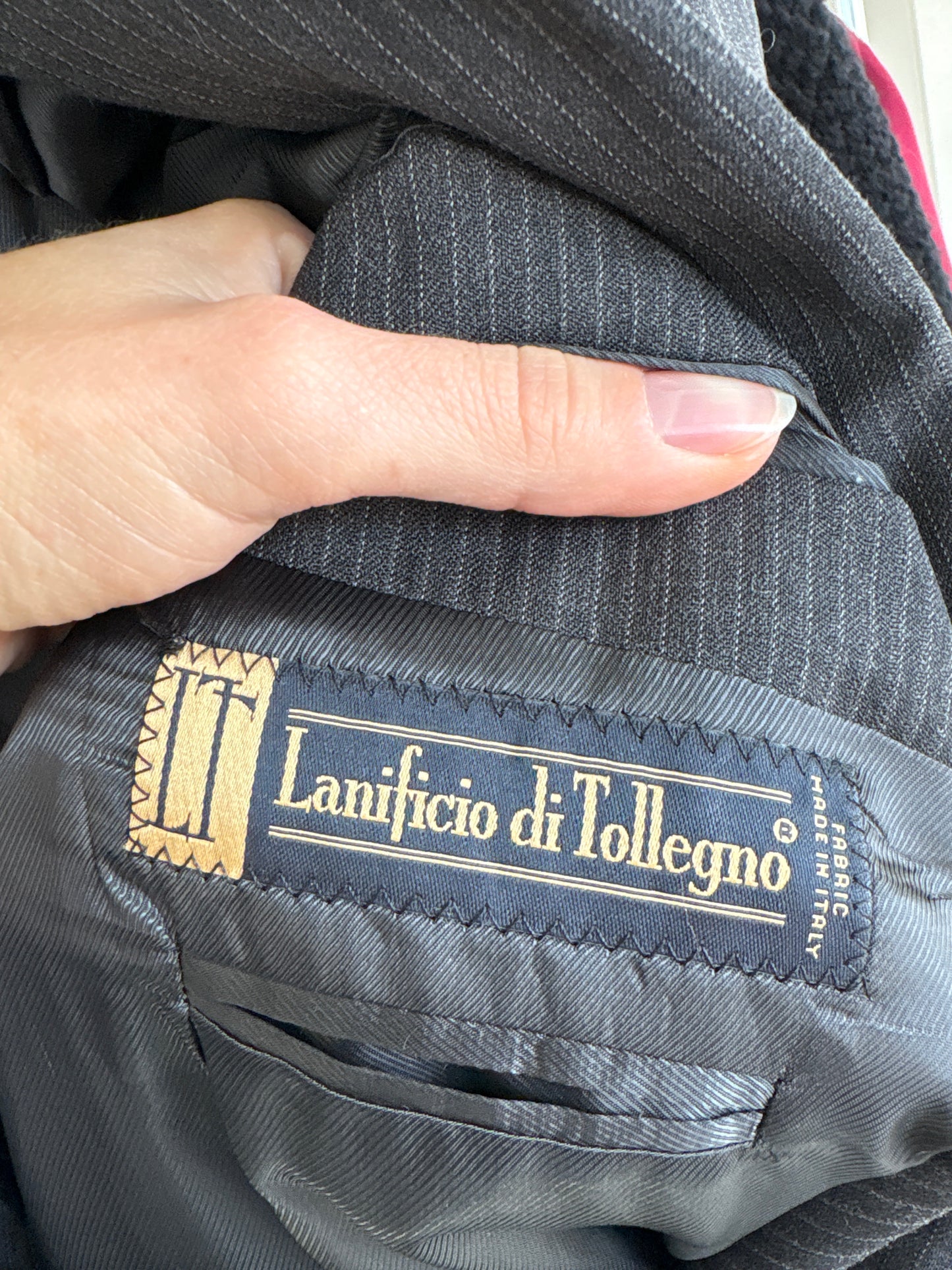 Costum italian cu dungi fine verticale ivoire din lana extrafina în croi actual