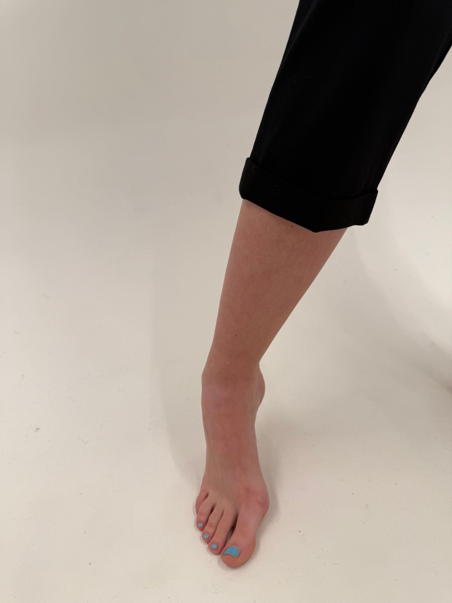 Pantaloni negri petite plus size din stofă ultra confort de lana extrafina