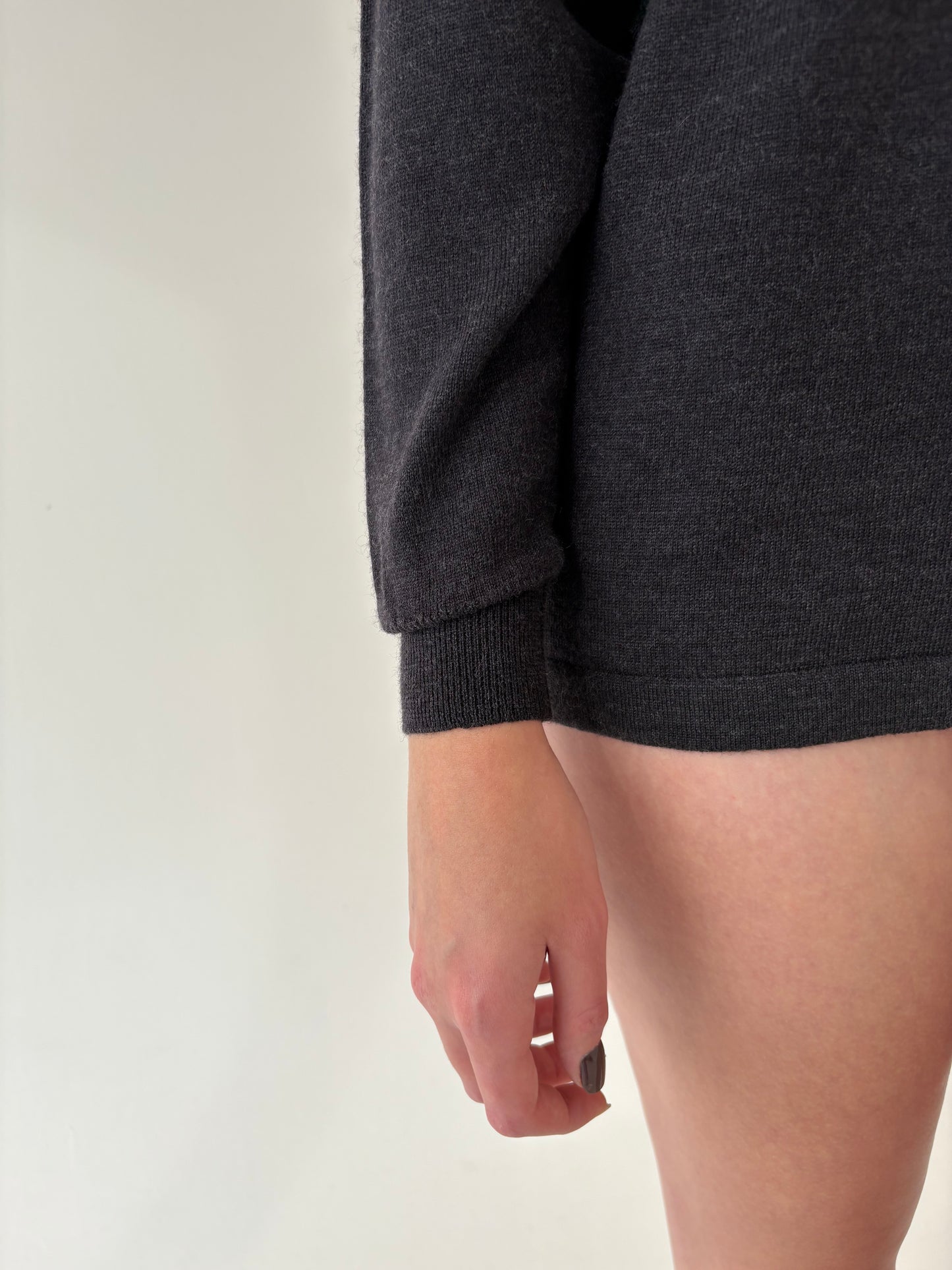 Pulover charcoal gray din lana merino extrafina de gramaj mare