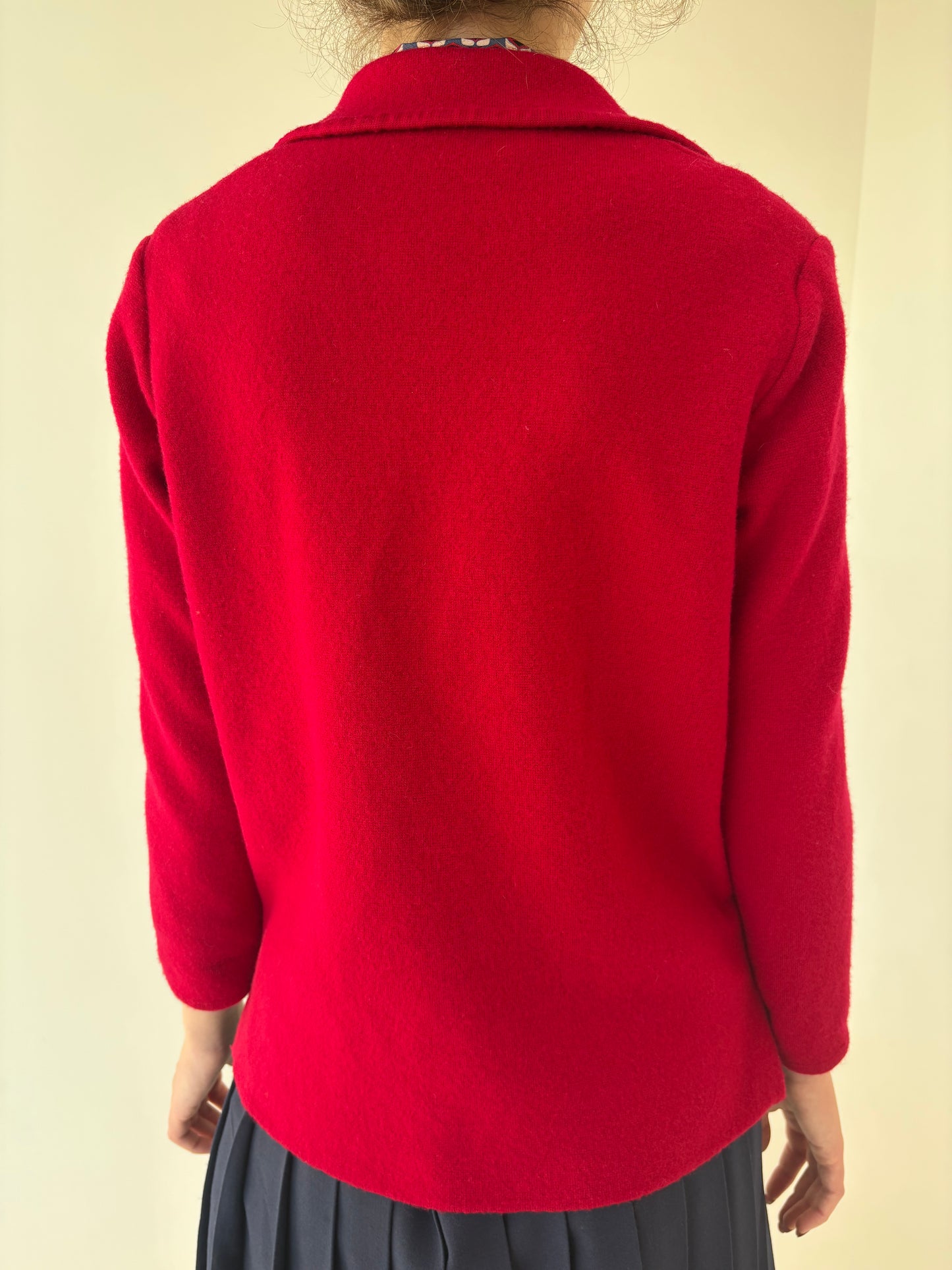 Sacou petite din jerse de lana merino extrafina cherry red de gramaj mare