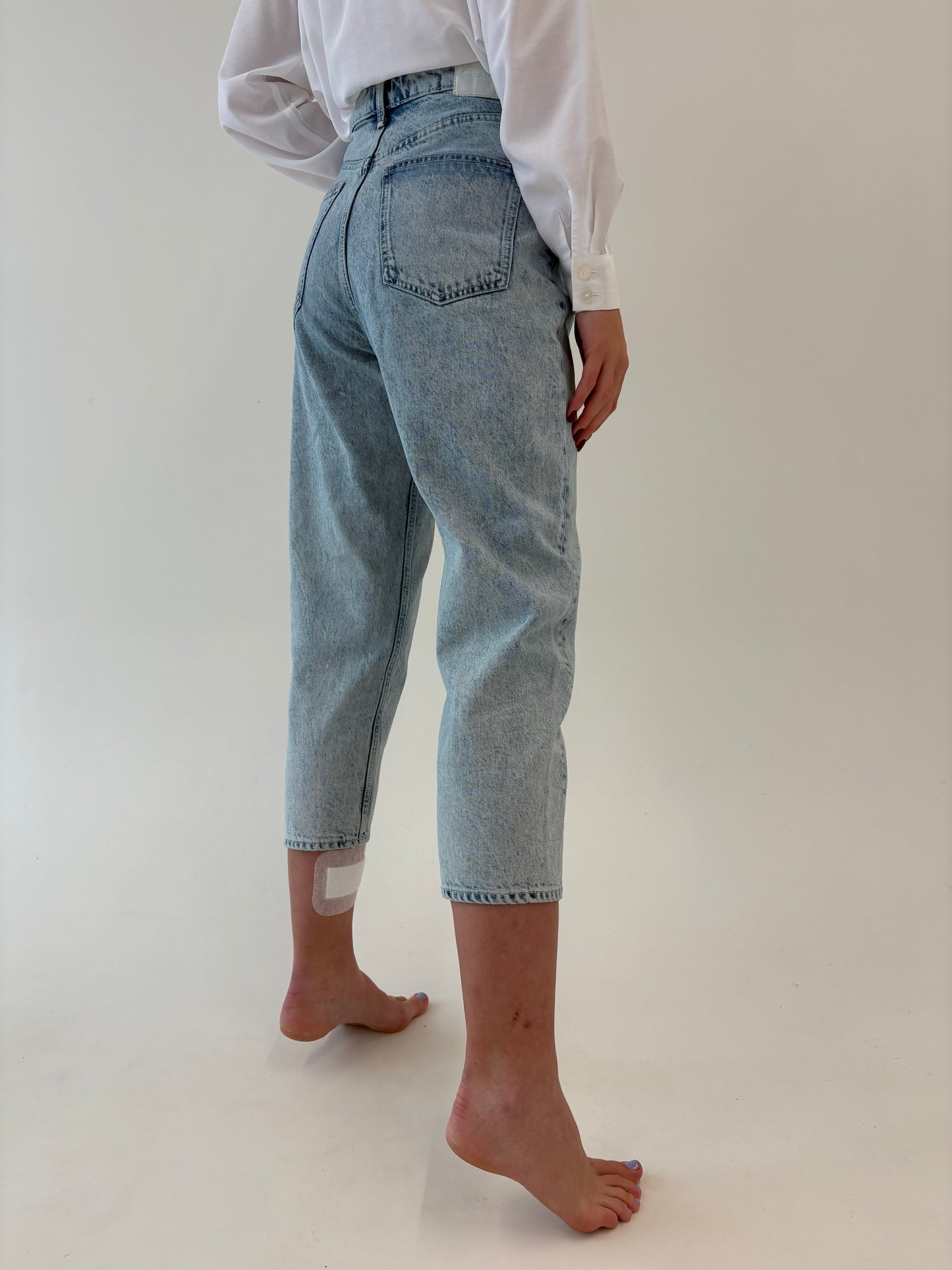 Jeans Barrel petite cu talie ultra înaltă mom fit stone wash