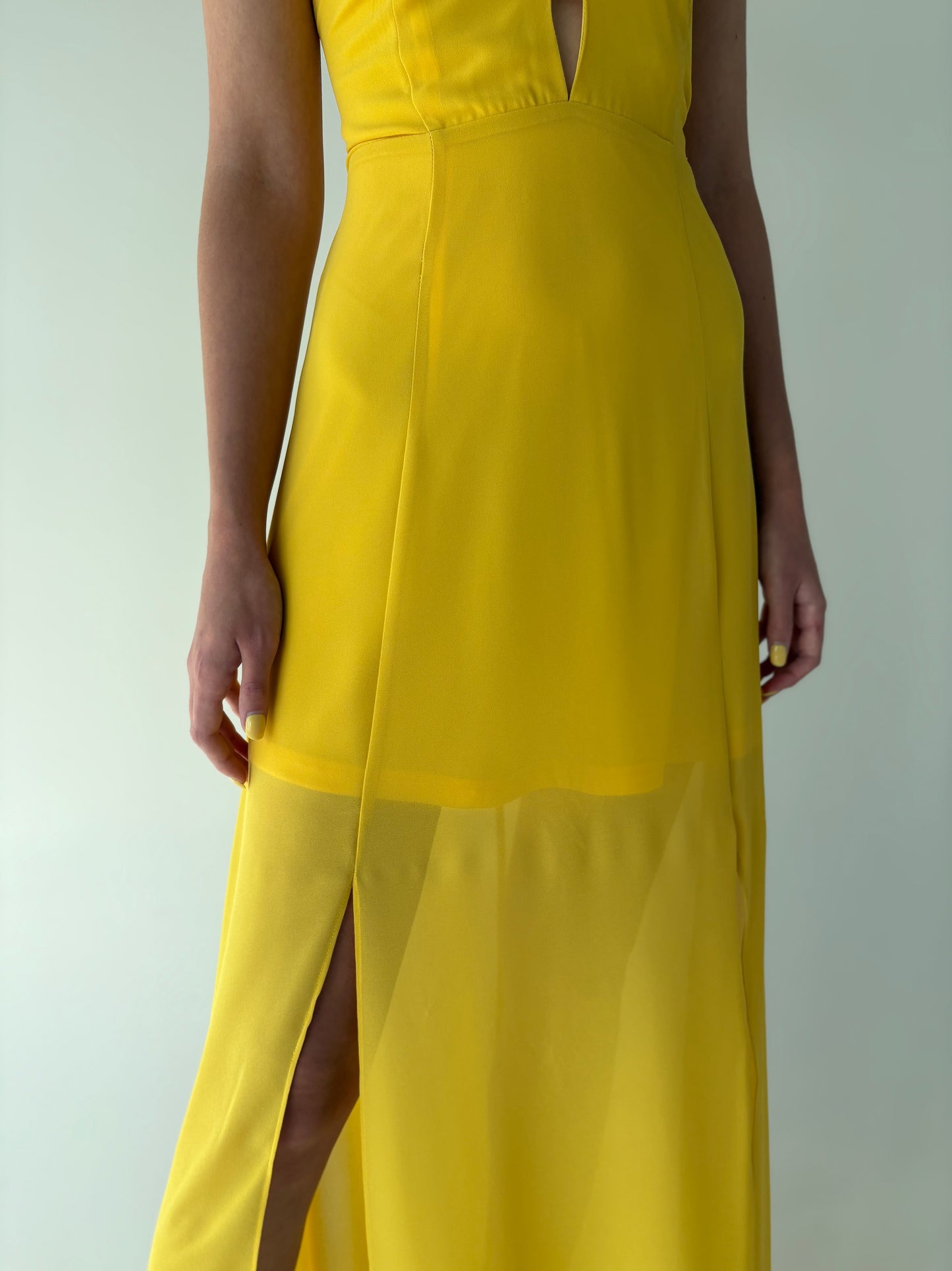 Rochie maxi lemon yellow cu spate decupat reglabil