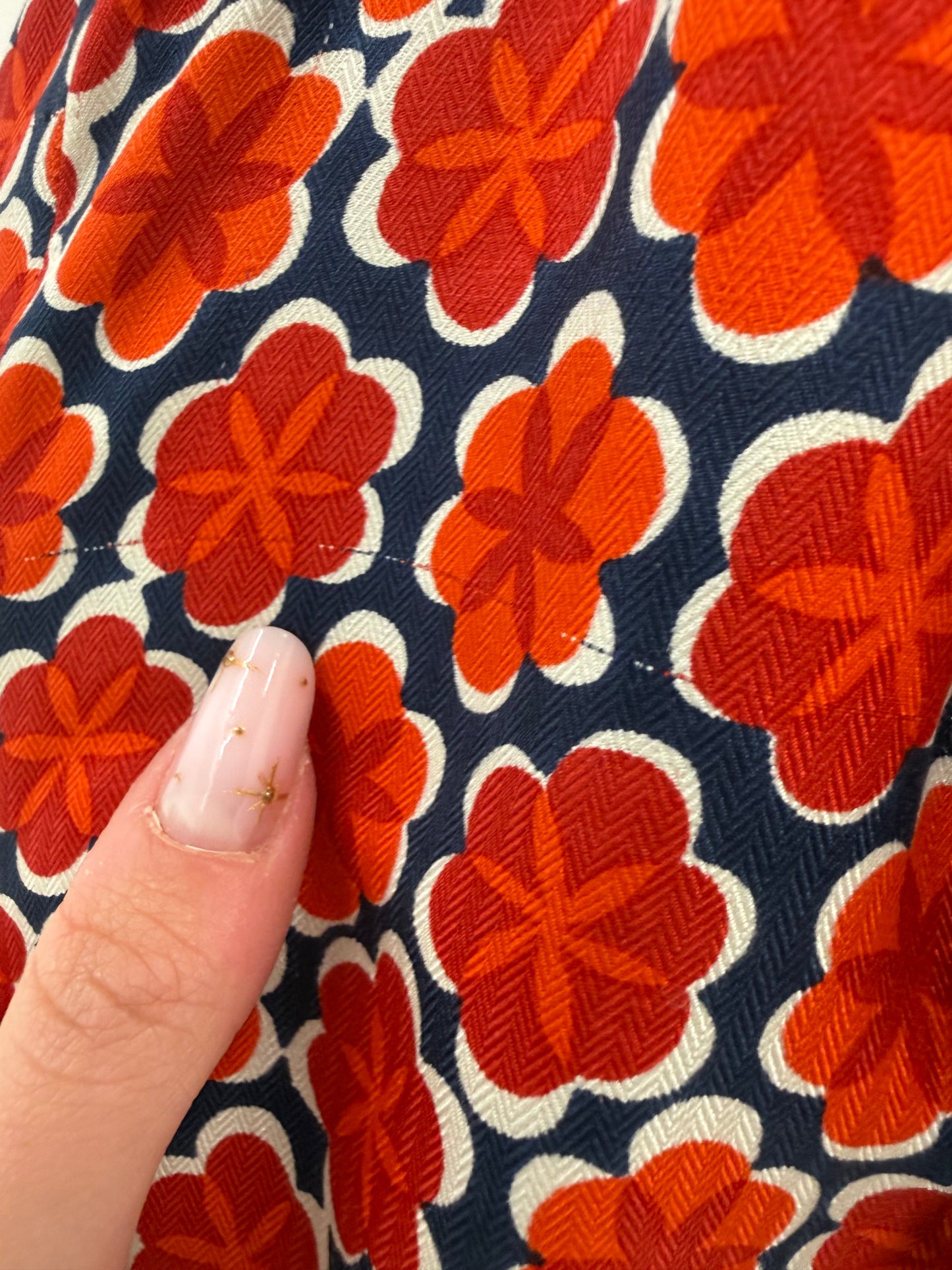 Rochie vintage din mătase naturală în combinație clasică de culori