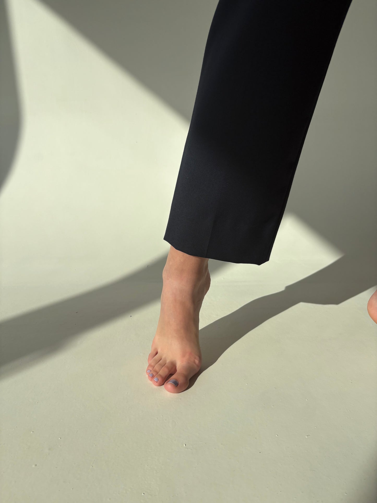 Pantaloni super premium italienești din lana extrafina pura certificată cu pense