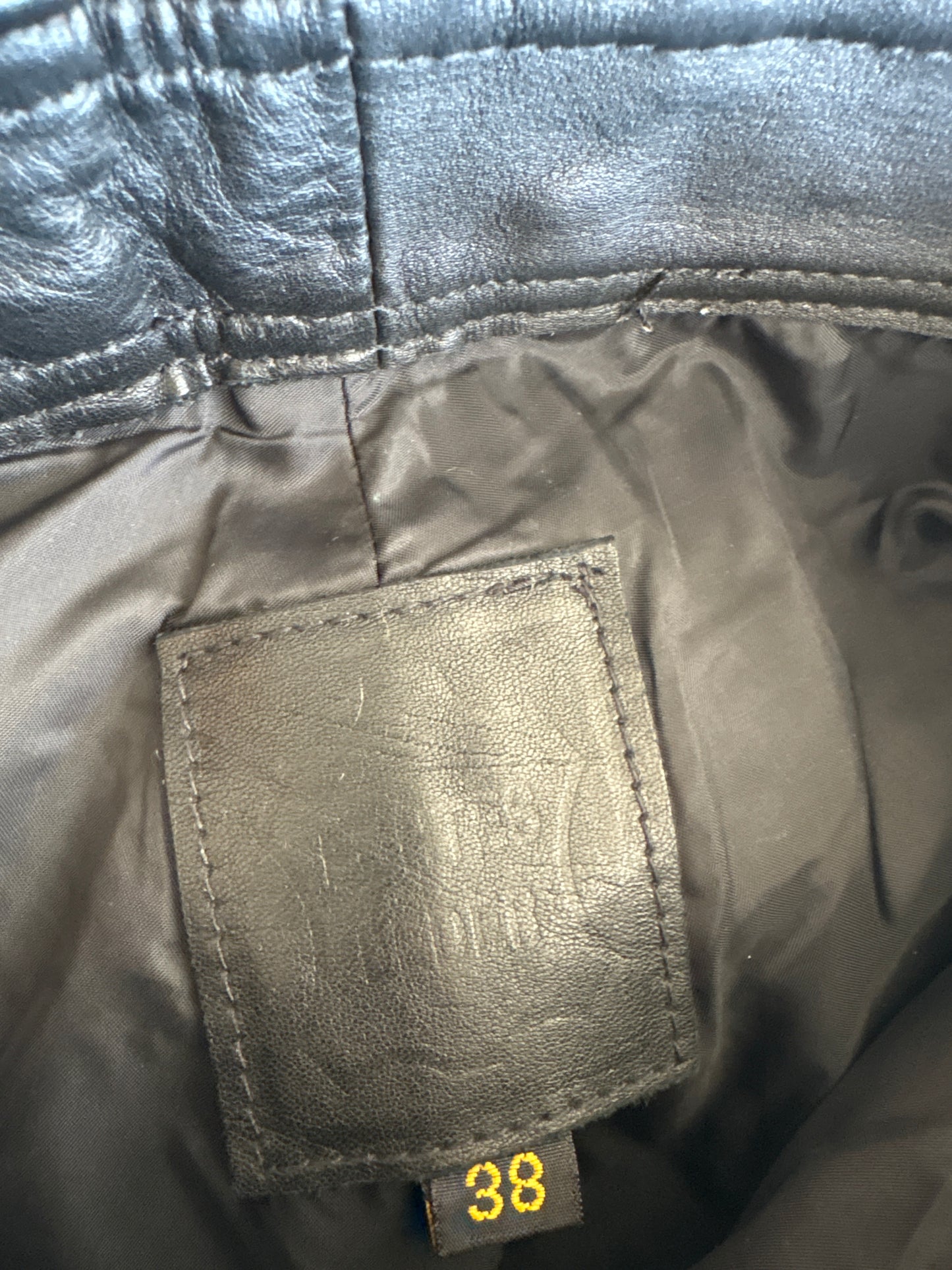 Pantaloni din piele naturală extrem de fină