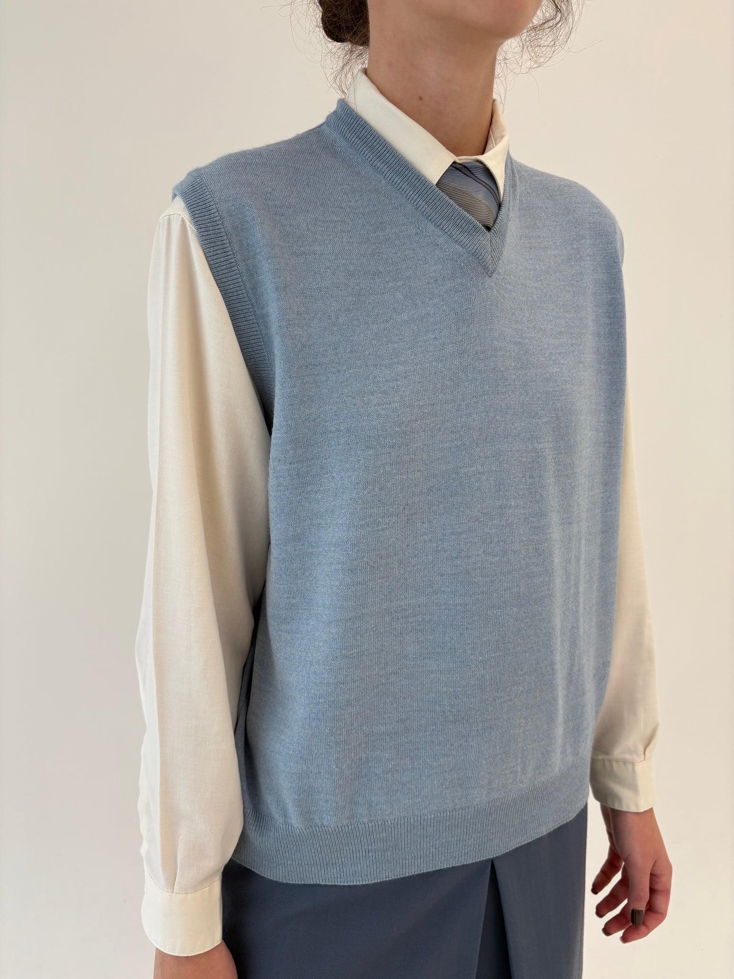Vestă / top baby blue din lana merino extrafina