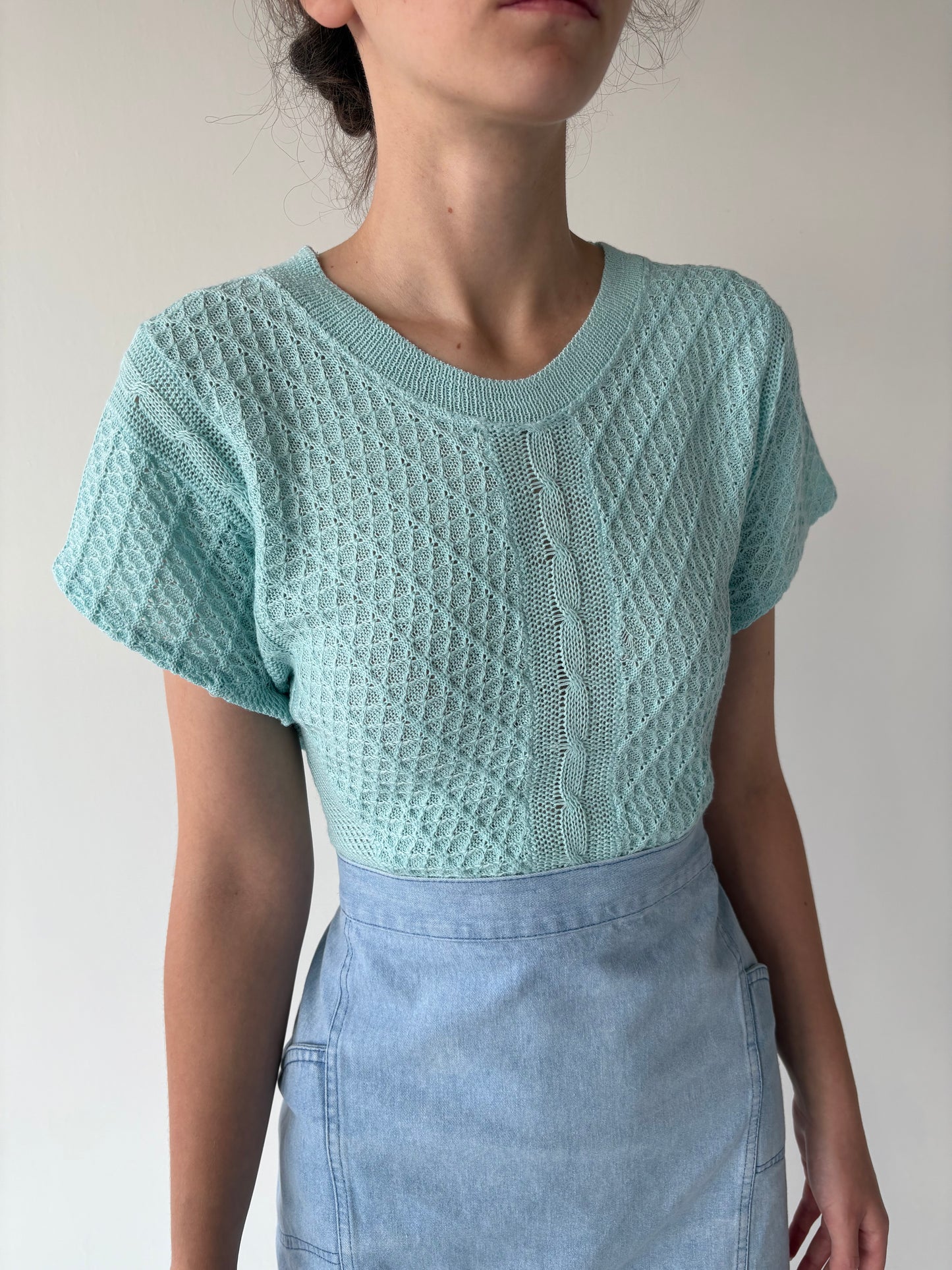 Top vintage light turquoise din jerse vaporos de vară