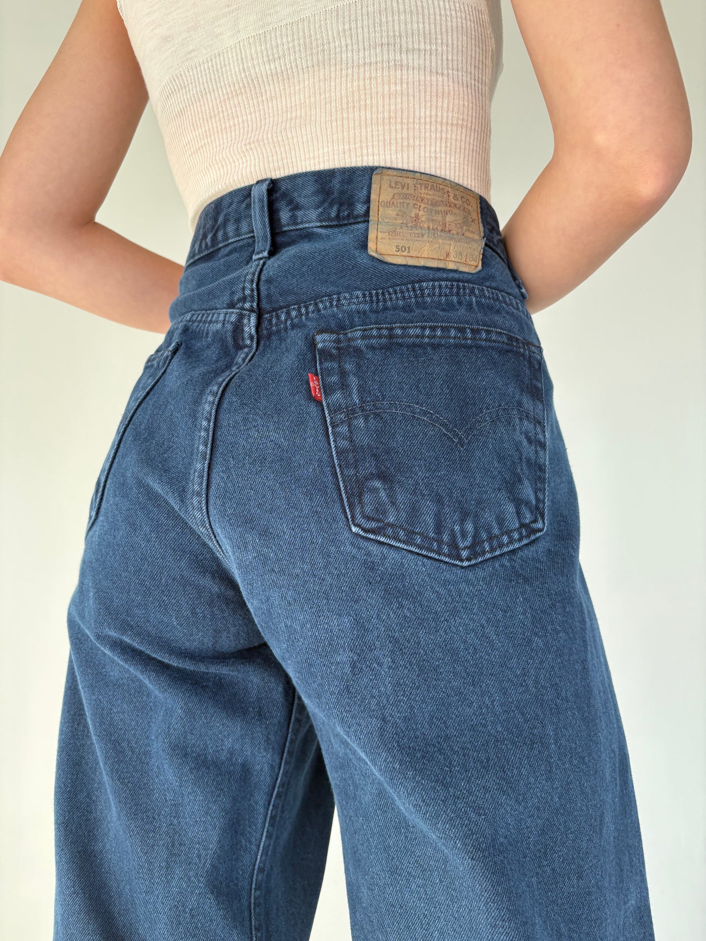 Jeans vintage Levi’s 501 tall indigo wash