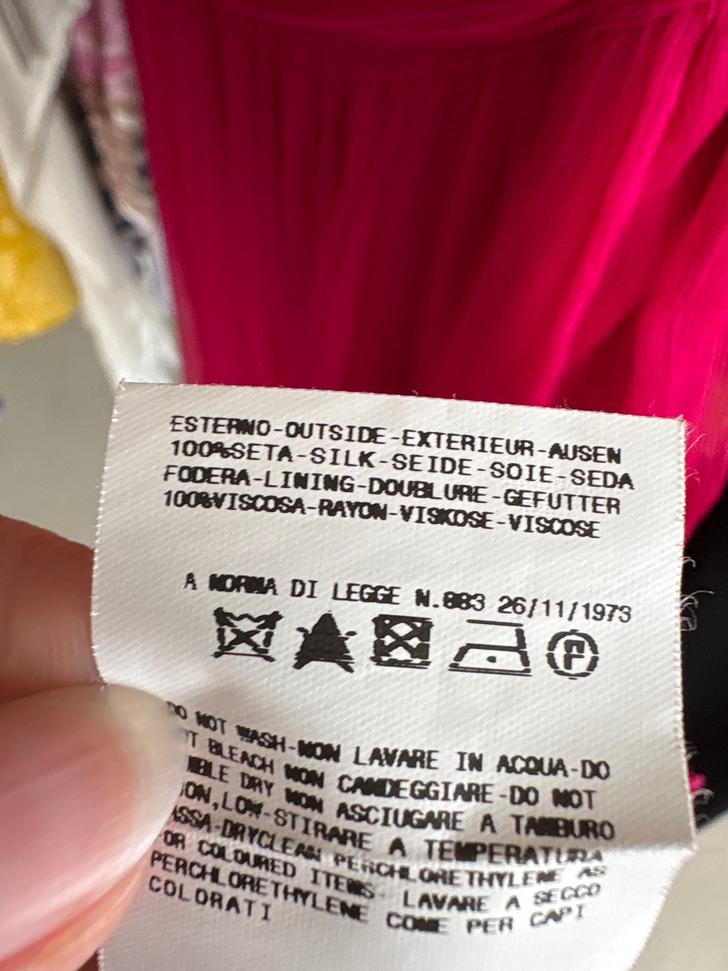 Rochie luxury Gianfranco Ferre din mătase naturală fucsia în croi atemporal