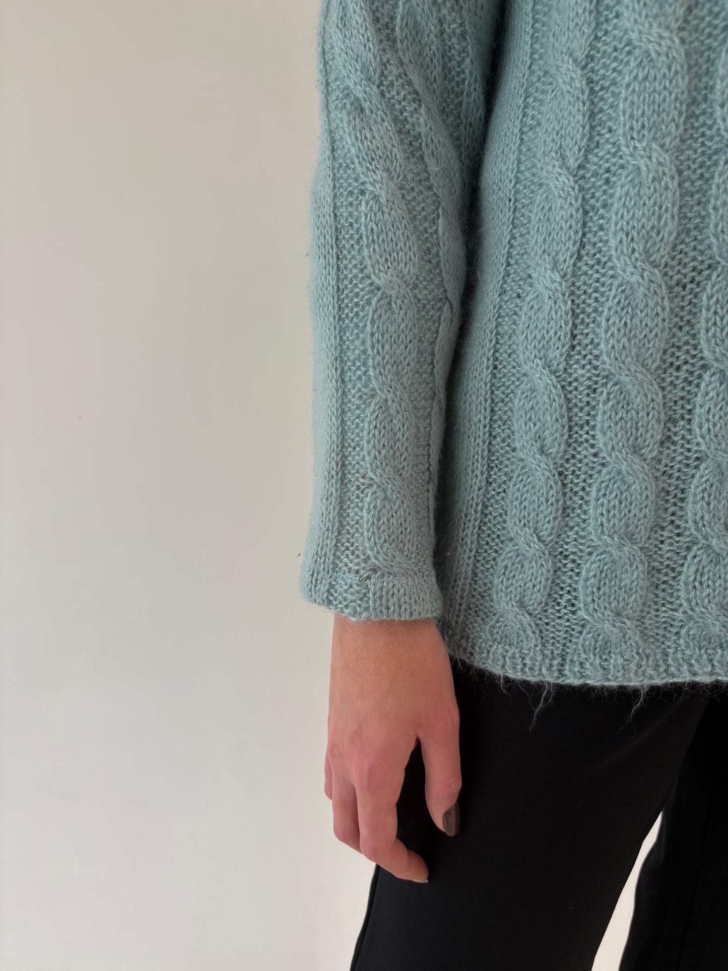 Cardigan vintage cu torsade dusty baby blue din baby mohair