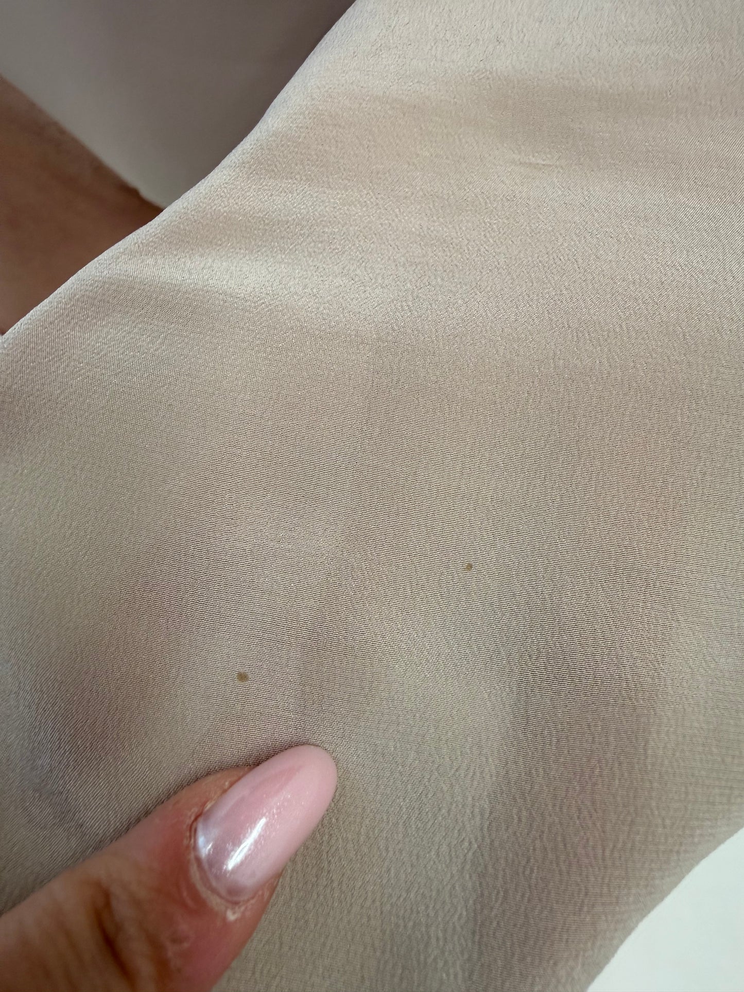 Top sand nude italian usor cambrat din mătase naturală