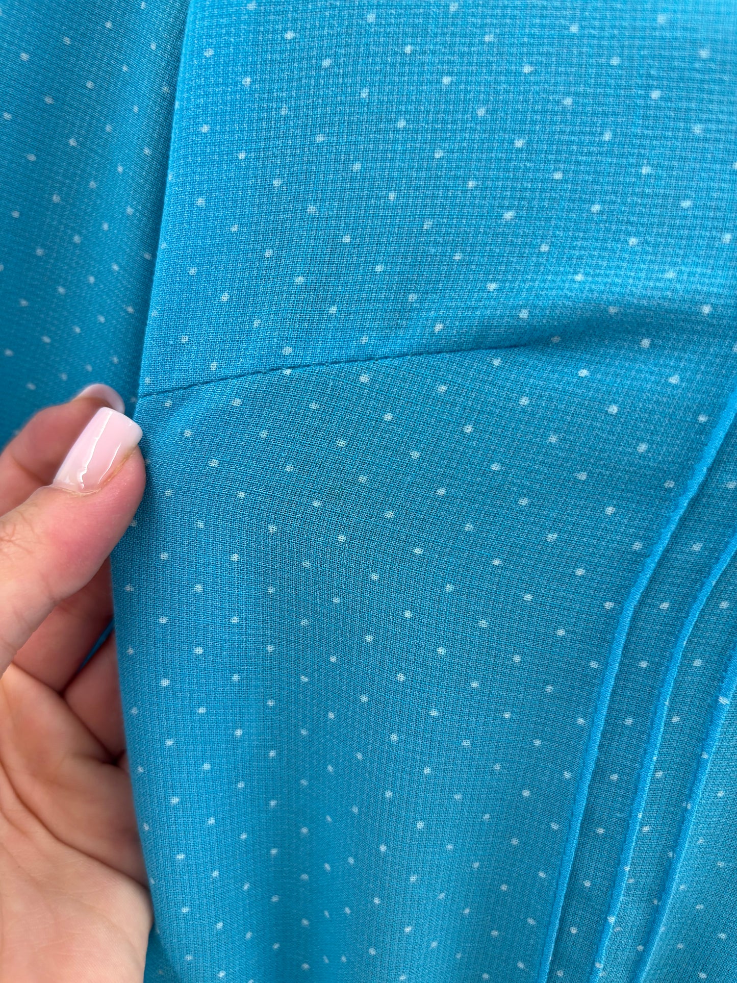 Rochie vintage cu buline, talie marcată și buzunare