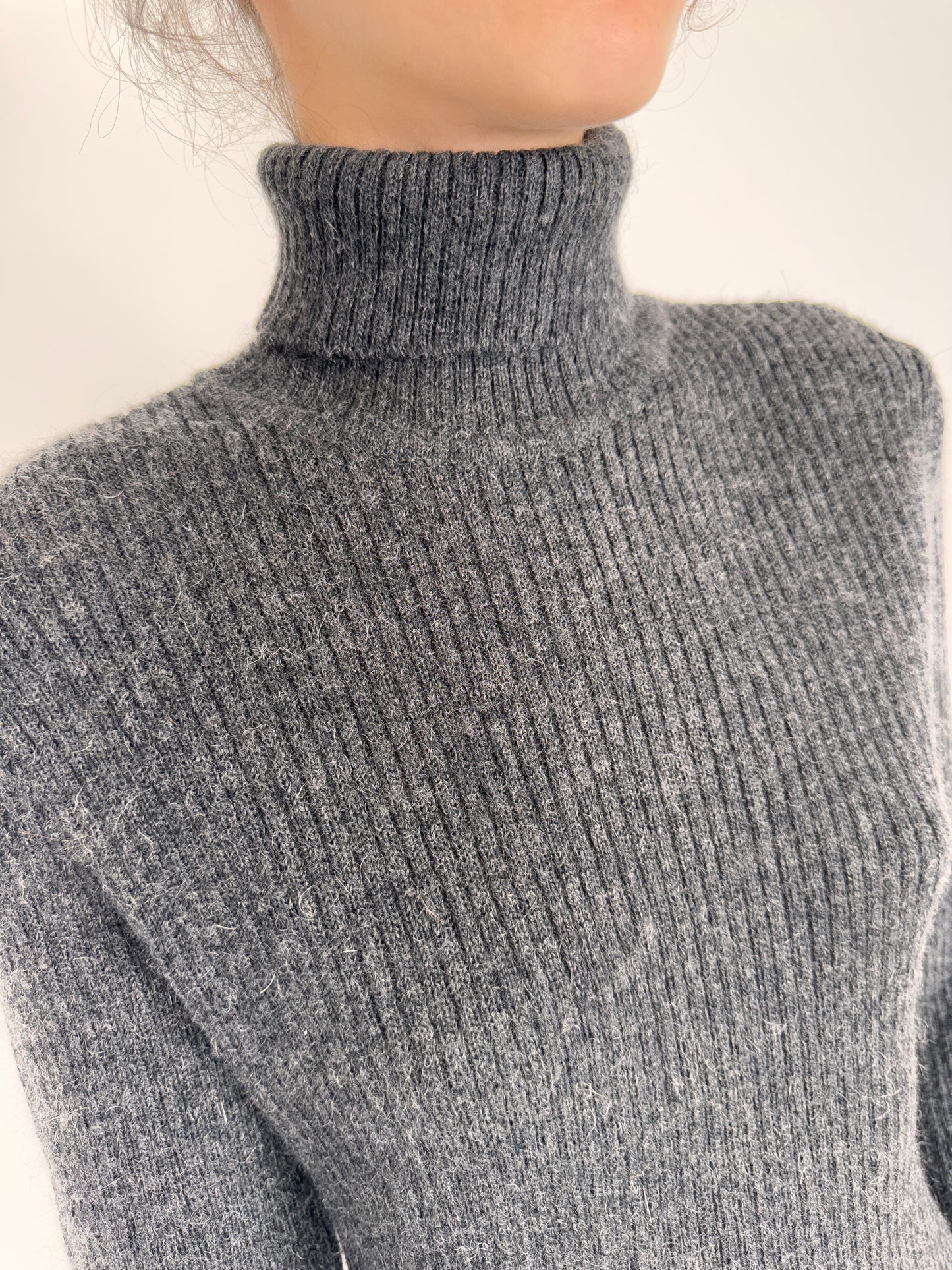 Maleta brand premium charcoal gray din lana fina de gramaj mare